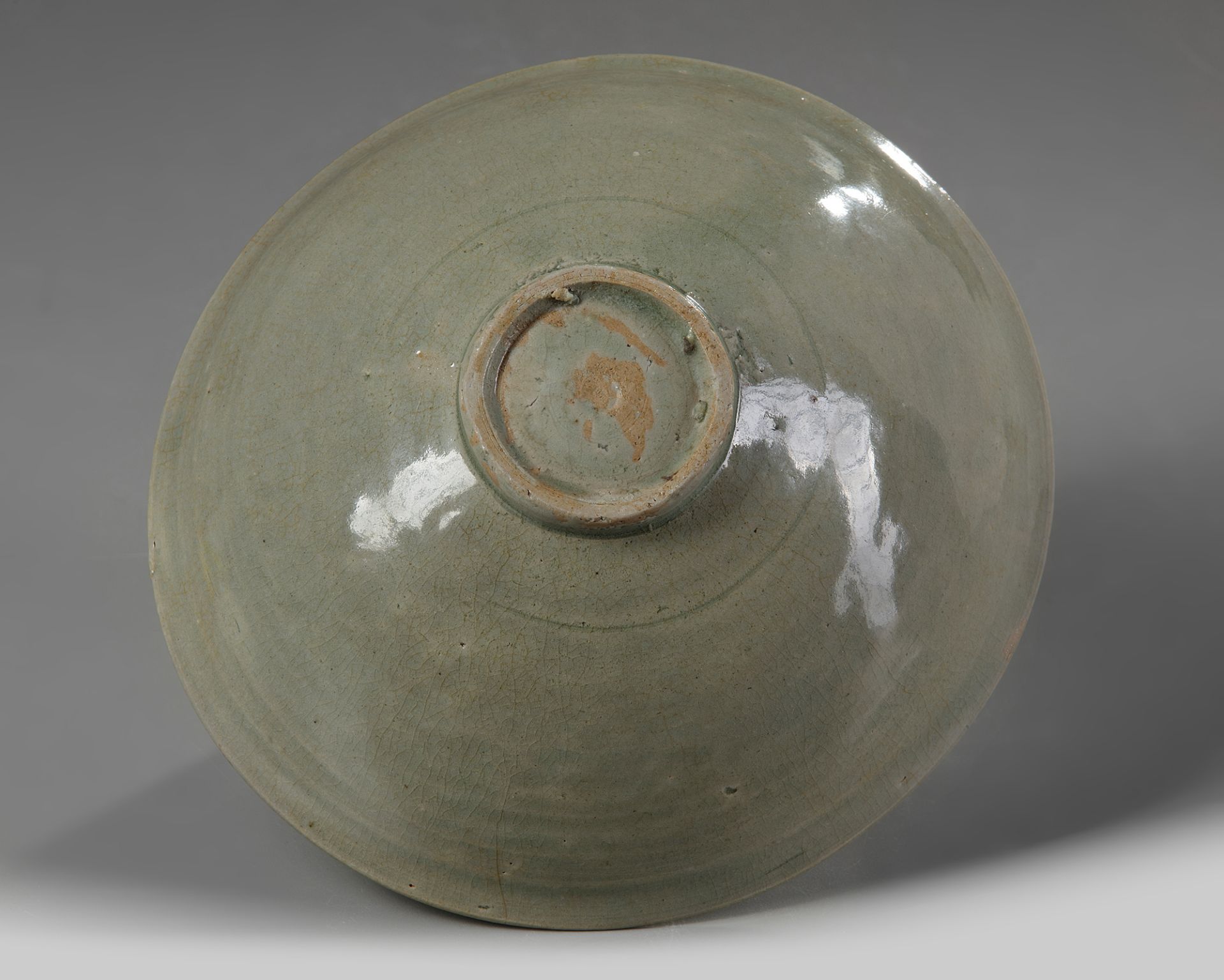 A KOREAN CELADON-GLAZED LOTUS BOWL, GORYEO DYNASTY, 918-1392 - Image 5 of 7