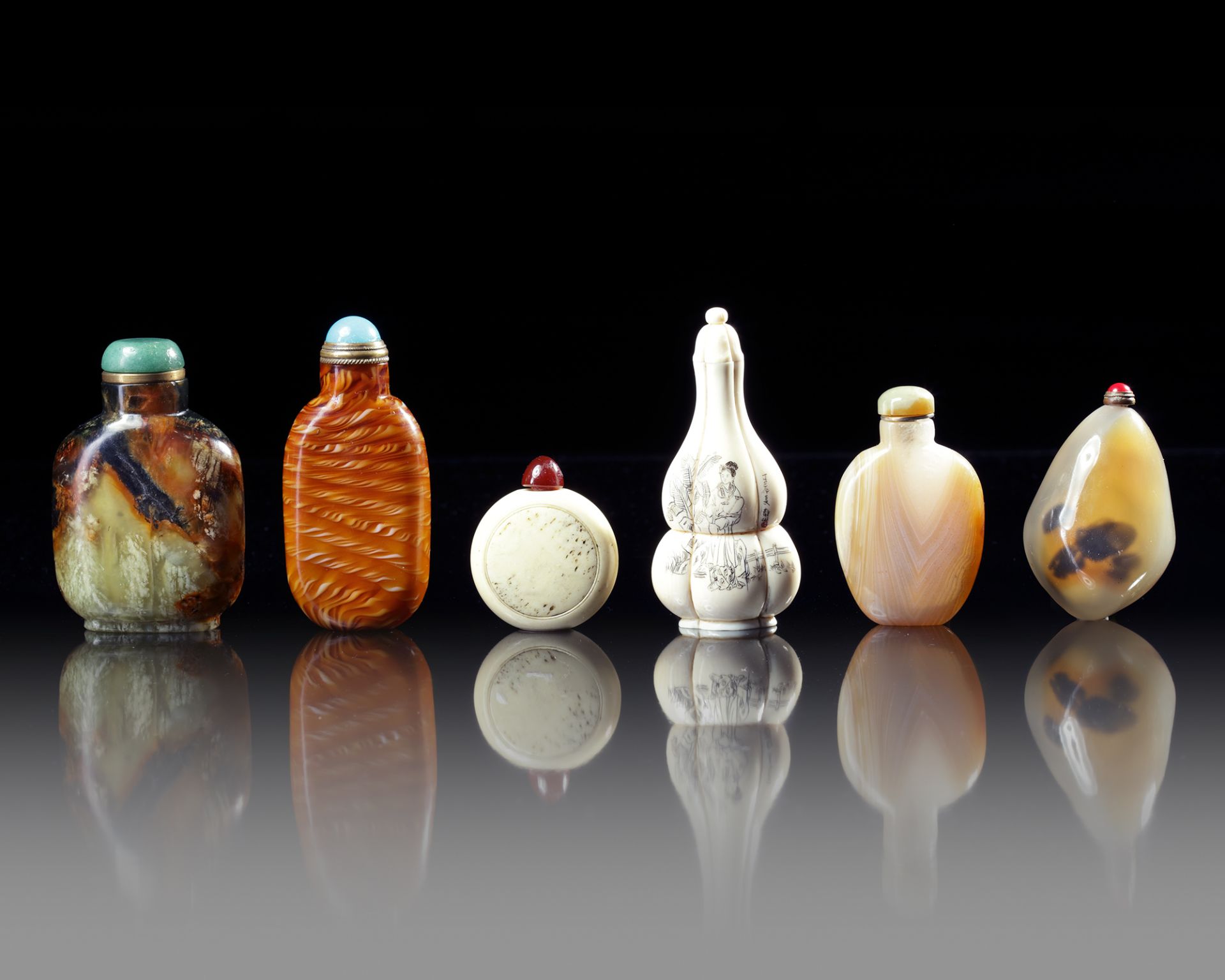 SIX CHINESE SNUFF BOTTLES, 19TH-20TH CENTURY - Image 2 of 3