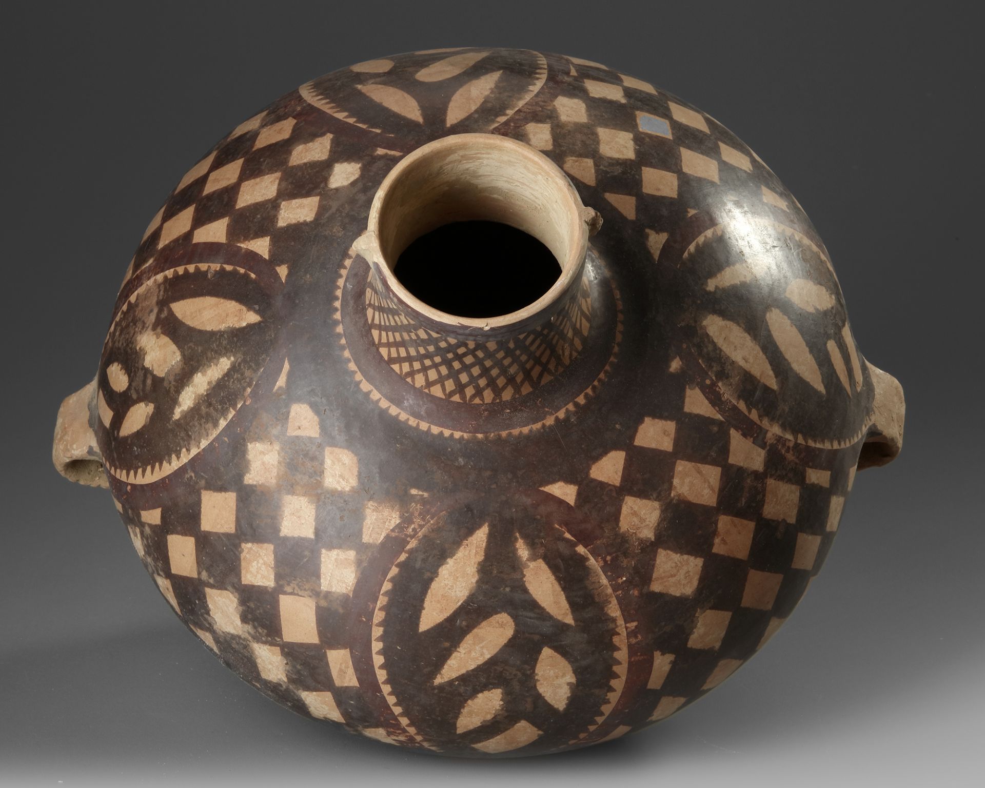 A CHINESE PAINTED POTTERY JAR, NEOLITHIC PERIOD, BANSHAN CULTURE GANSU PROVINCE, 3RD CENTURY - Image 3 of 3
