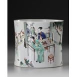 A CHINESE FAMILLE VERTE BRUSH POT, QING DYNASTY (1644-1911)