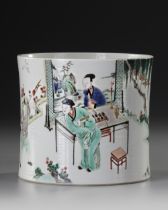 A CHINESE FAMILLE VERTE BRUSH POT, QING DYNASTY (1644-1911)