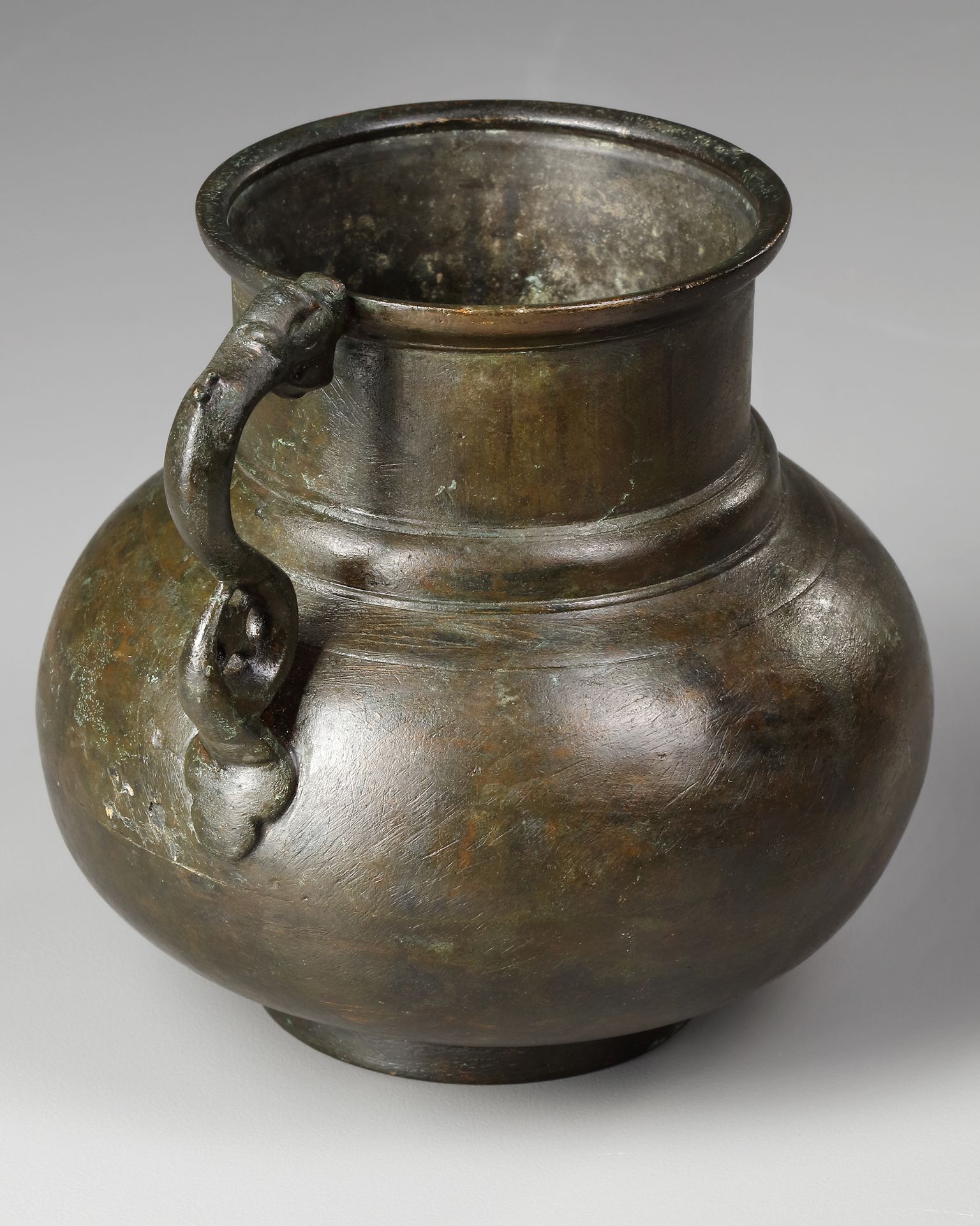 A TIMURID DRAGON-HANDLED JUG, CENTRAL ASIA, LATE 14TH- EARLY 15TH CENTURY - Image 4 of 6