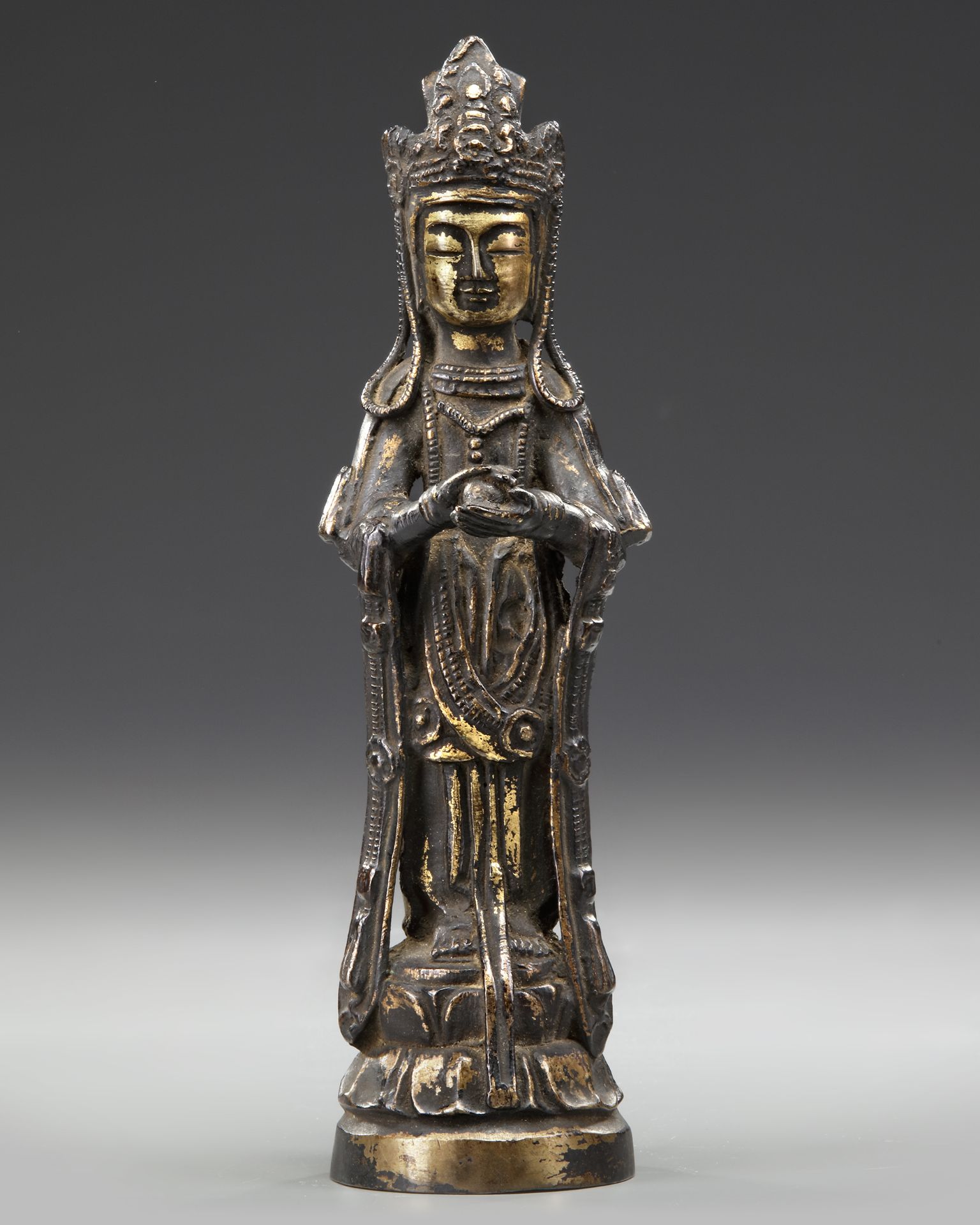 A KOREAN GILT-BRONZE STANDING FIGURE OF AVALOKITESVARA, 8TH CENTURY - Image 2 of 6