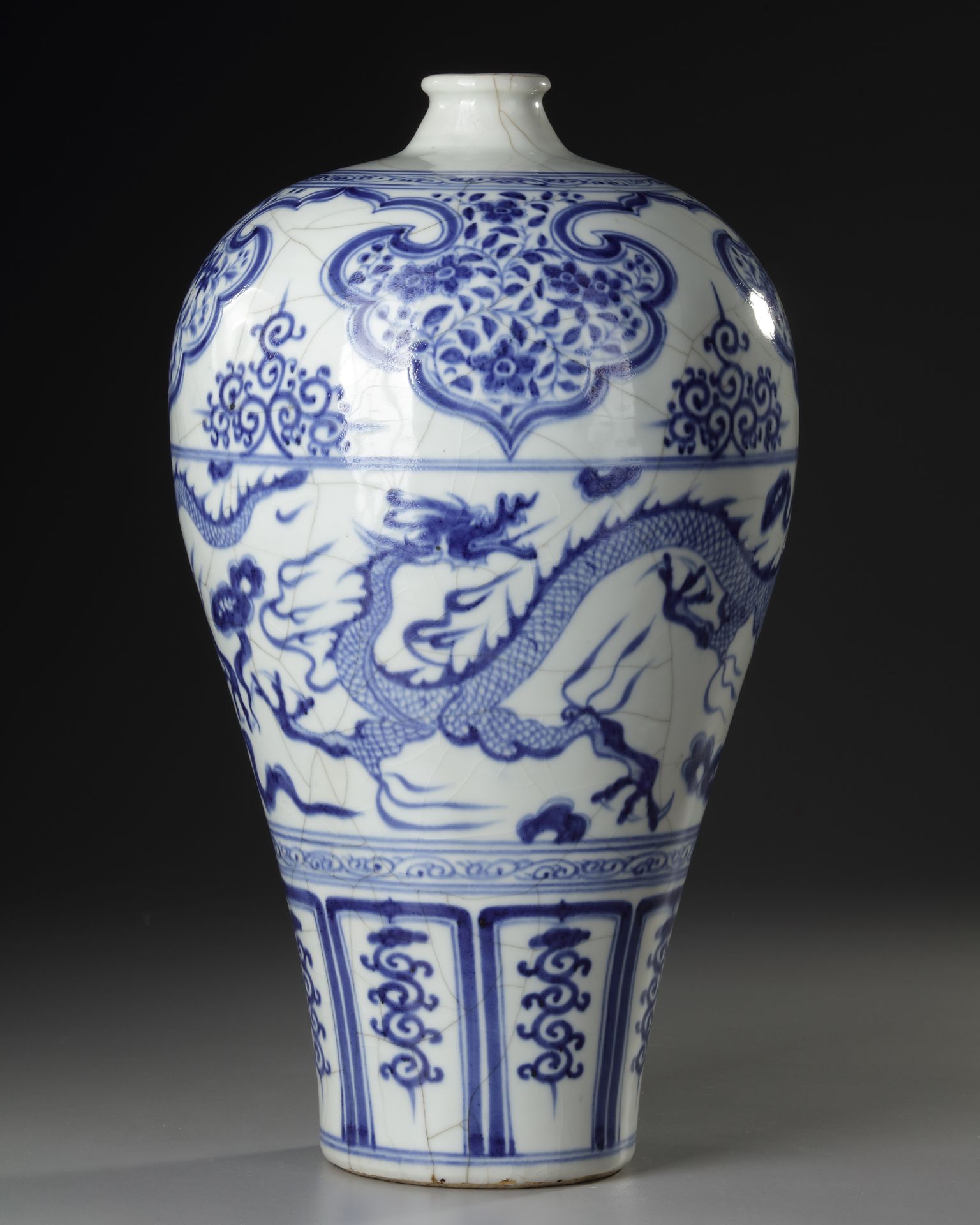 A LARGE CHINESE BLUE AND WHITE MEIPING VASE, YUAN DYNASTY OR LATER - Image 2 of 4