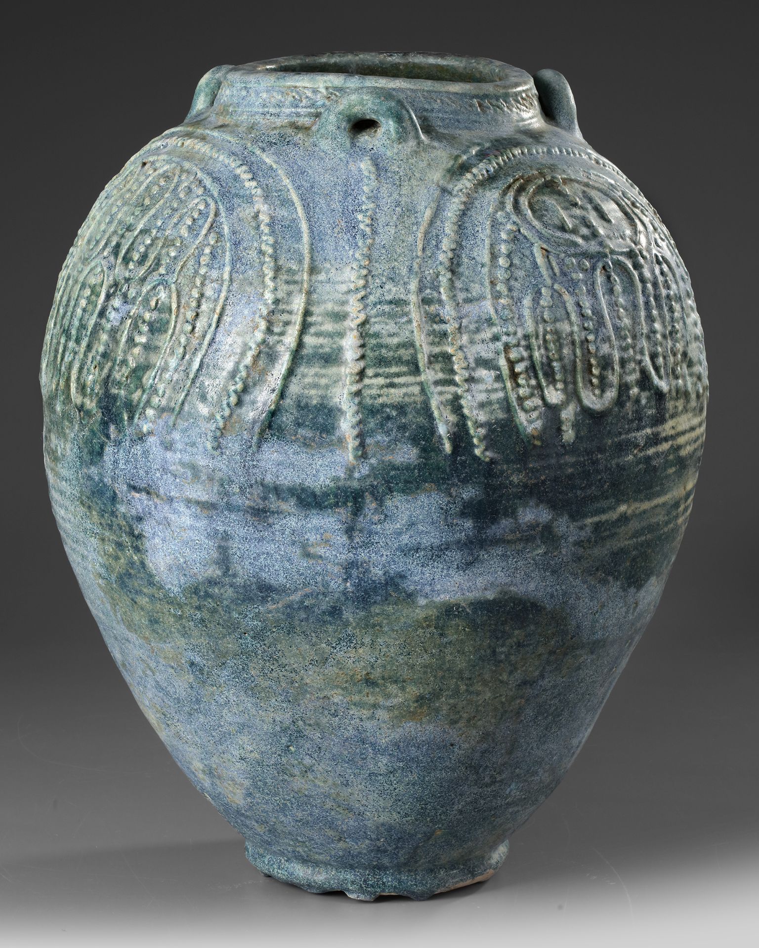 A LARGE POST SASSANIAN TURQUOISE GLAZED POTTERY STORAGE JAR, PERSIA OR IRAQ, 7TH-8TH CENTURY - Image 2 of 5