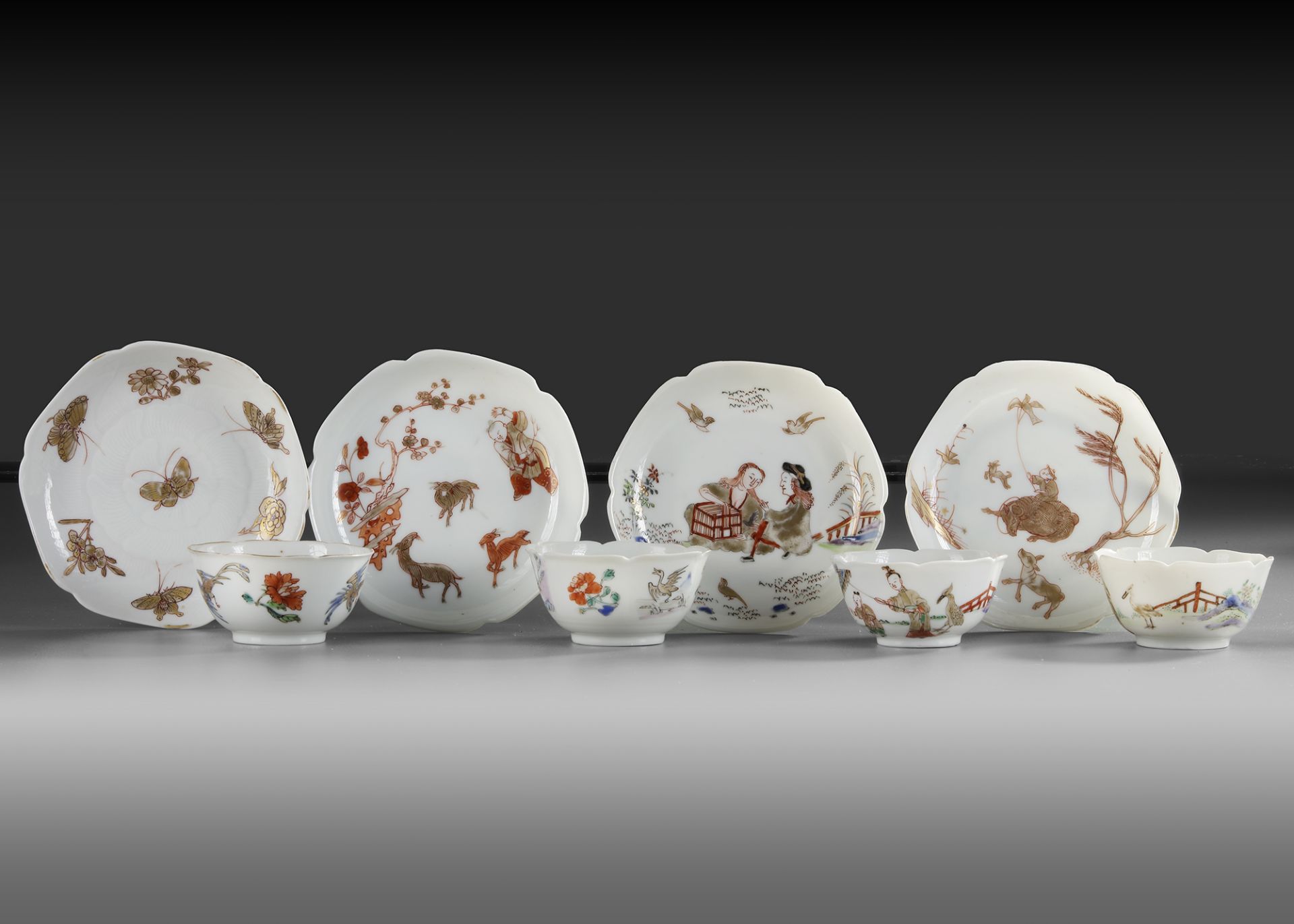 A COLLECTION OF FOUR CHINESE FAMILLE VERTE CUPS AND FOUR SAUCERS, YONGZHENG PERIOD (1722-1735) - Bild 2 aus 4