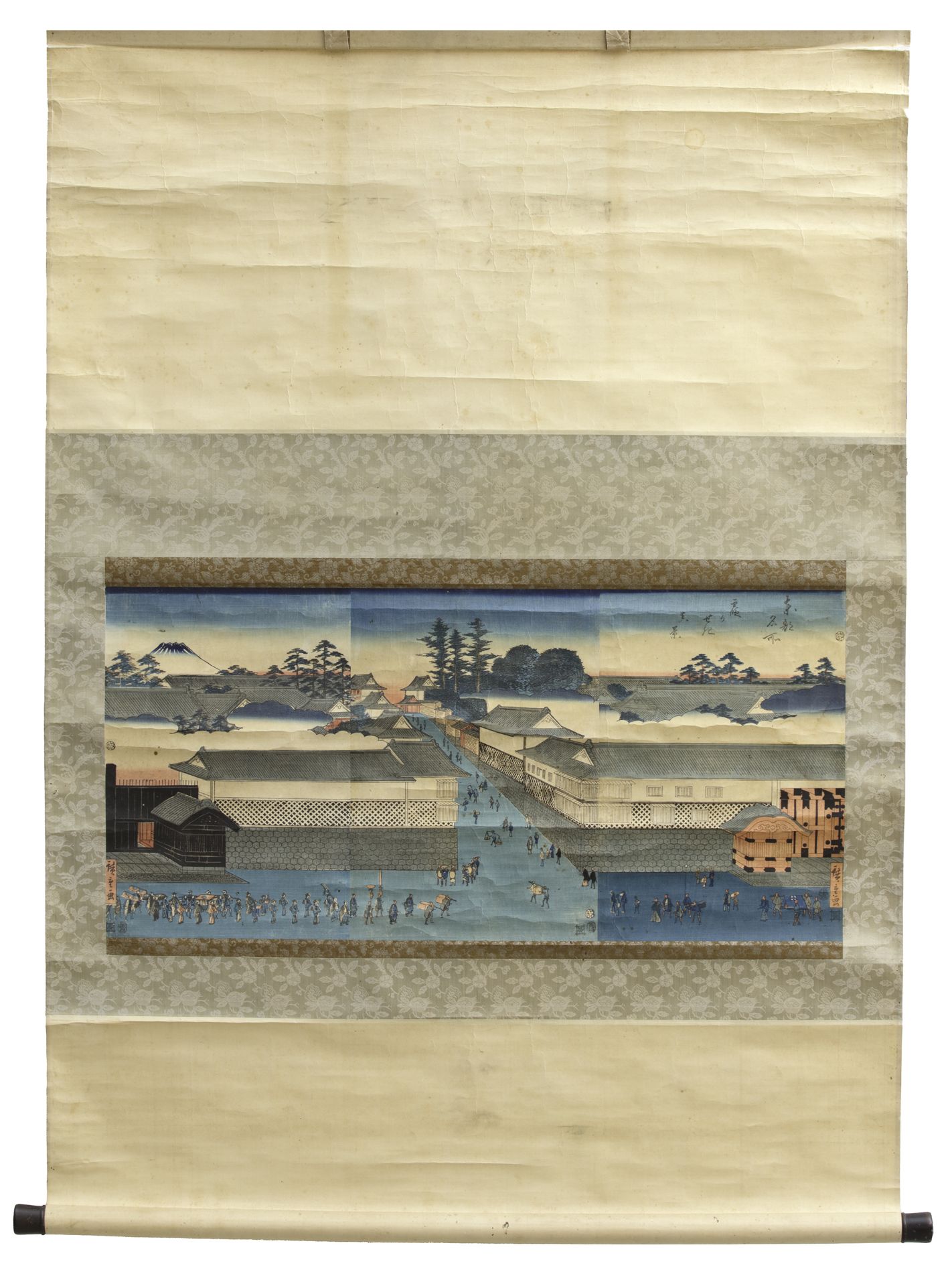 A JAPANESE SCROLL DEPICTING CITY LIFE