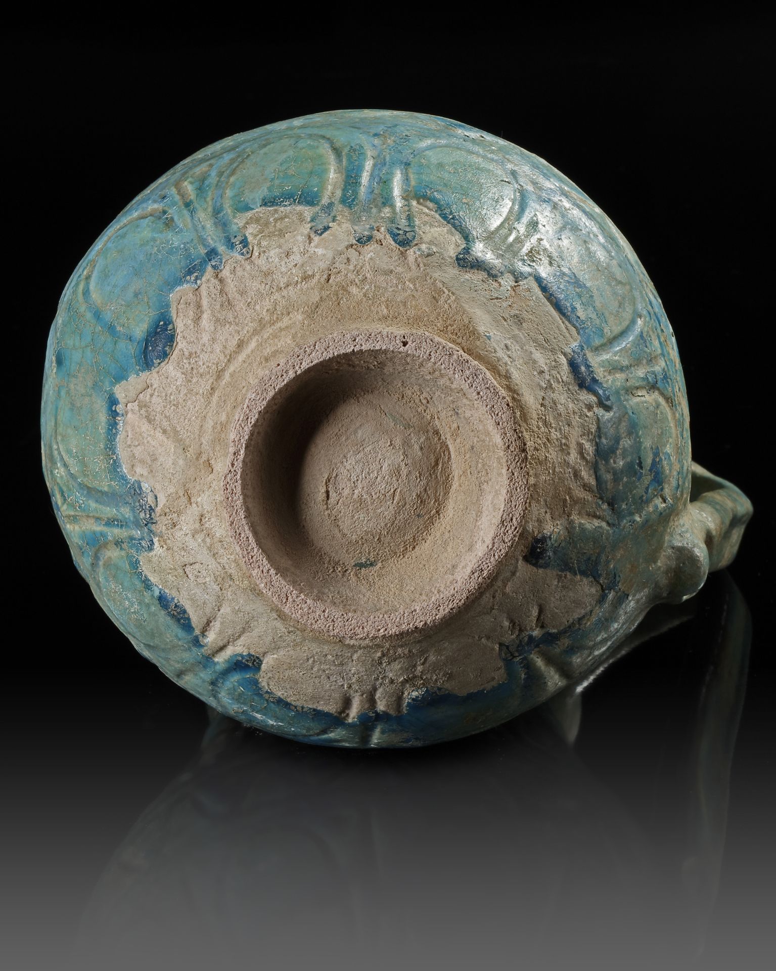 A TURQUOISE GLAZED POTTERY EWER, PROBABLY NISHAPUR, 12TH CENTURY - Image 4 of 8