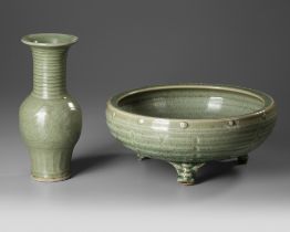 TWO CHINESE LONGQUAN CELADON WARES, MING DYNASTY (1368-1644)