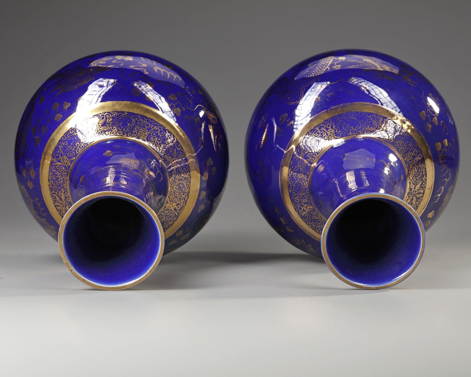 A PAIR OF CHINESE GILT POWDER-BLUE BOTTLE VASES, LATE 19TH-EARLY 20TH CENTURY - Image 3 of 4
