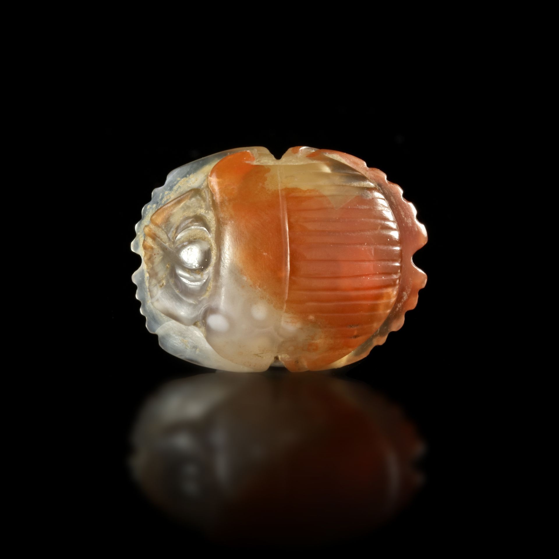 A SCARAB IN VARIEGATED AGATE, NORTH AFRICA, LATE PERIOD 2ND-1ST CENTURY BC - Image 2 of 3