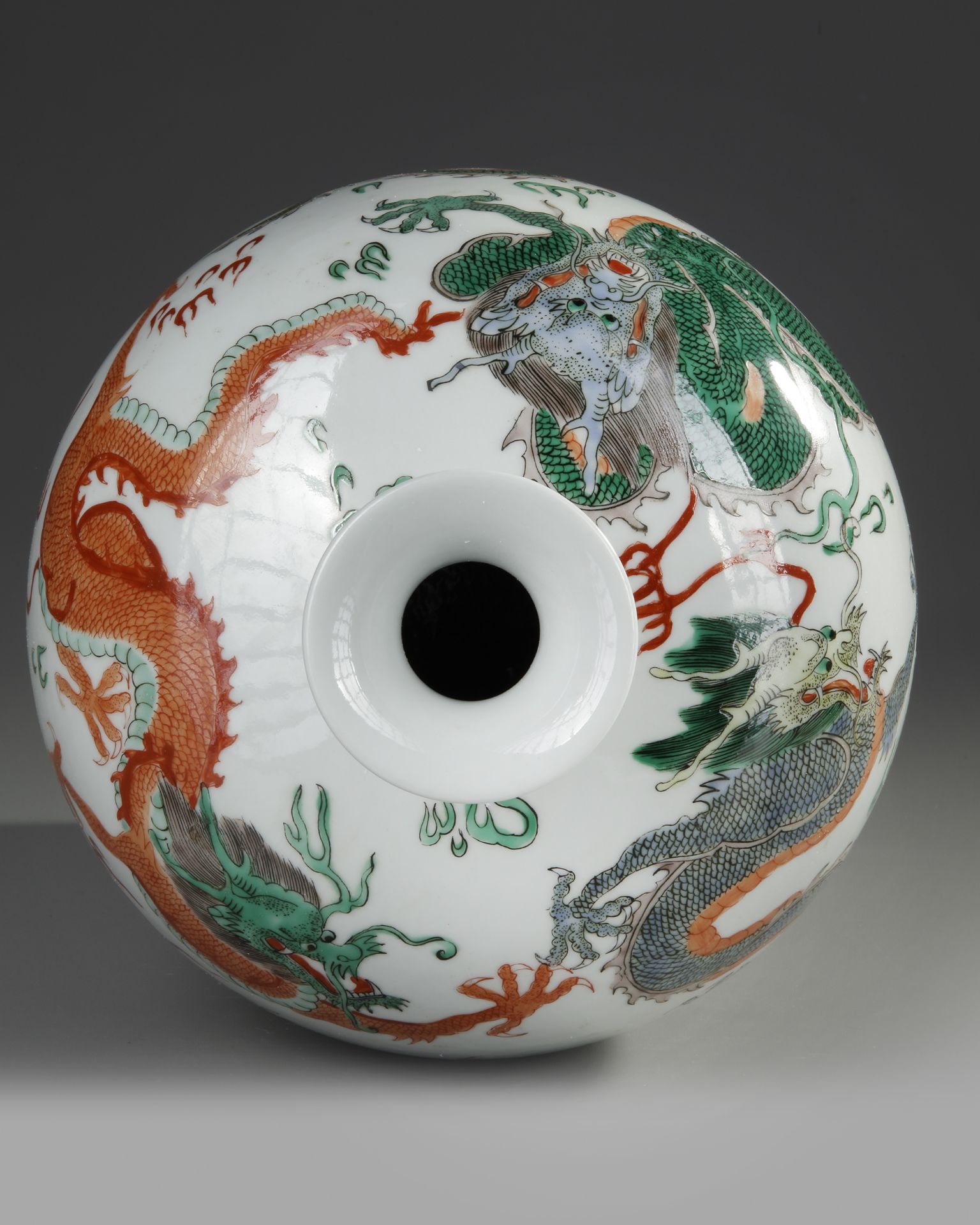 A LARGE CHINESE FAMILLE VERTE MEIPING VASE, 19TH-20TH CENTURY - Image 3 of 4
