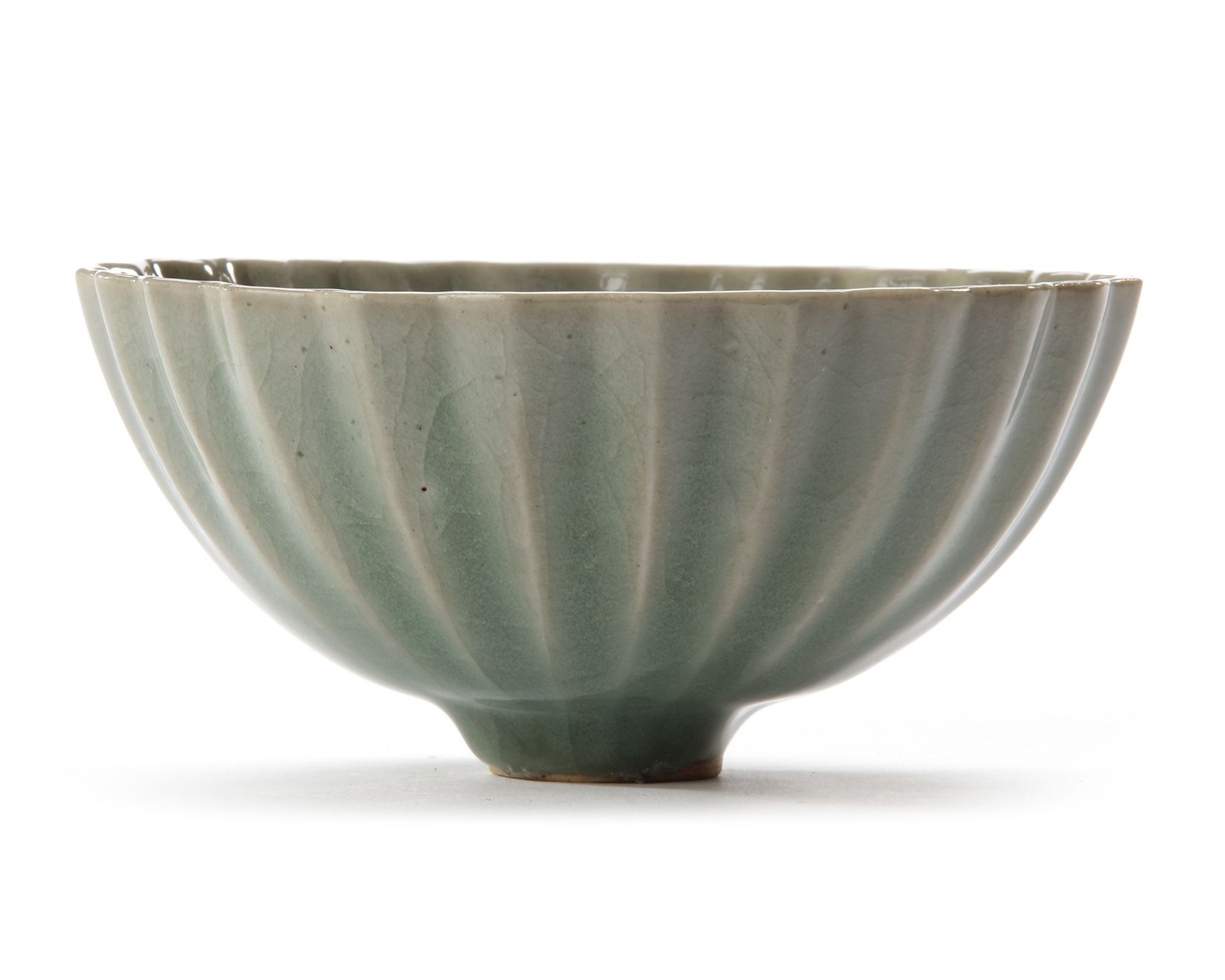 TWO CHINESE LONGQUAN PETAL-LOBED BOWLS, SONG DYNASTY (960-1279) - Image 3 of 6