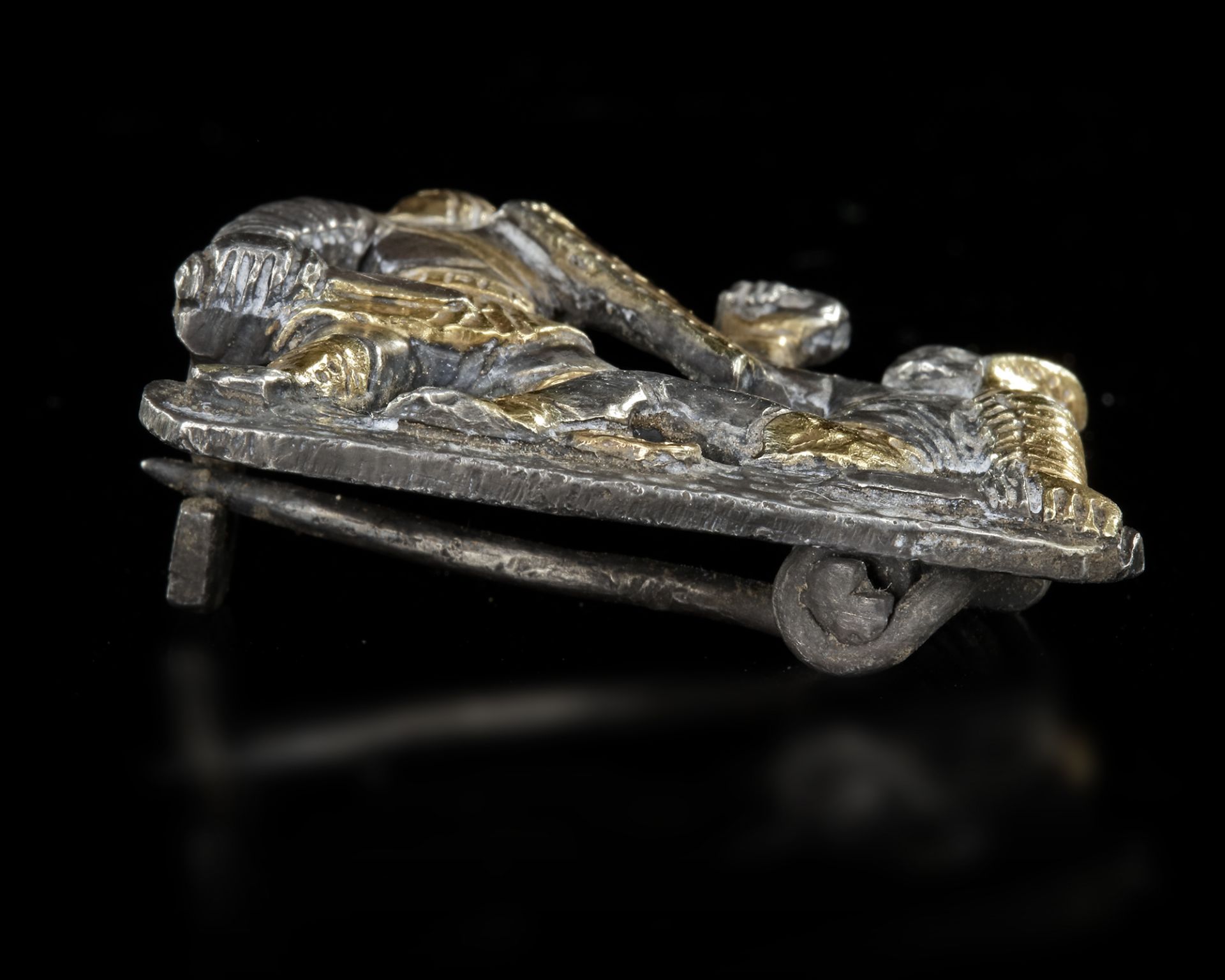 A SILVER GILT GLADIATORIAL BROOCH, 2ND-3RD CENTURY AD - Image 3 of 3