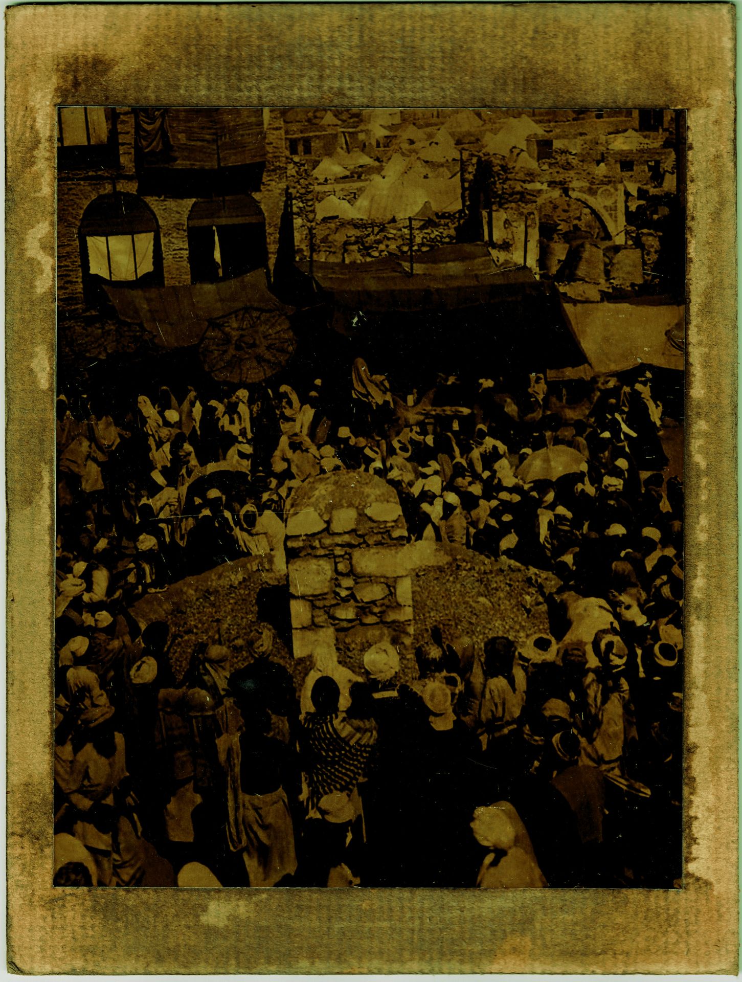 A COLLECTION OF SEVEN OLD PHOTOGRAPHS OF MECCA, MUNA AND THE HAJJ, EARLY 20TH CENTURY - Image 4 of 8