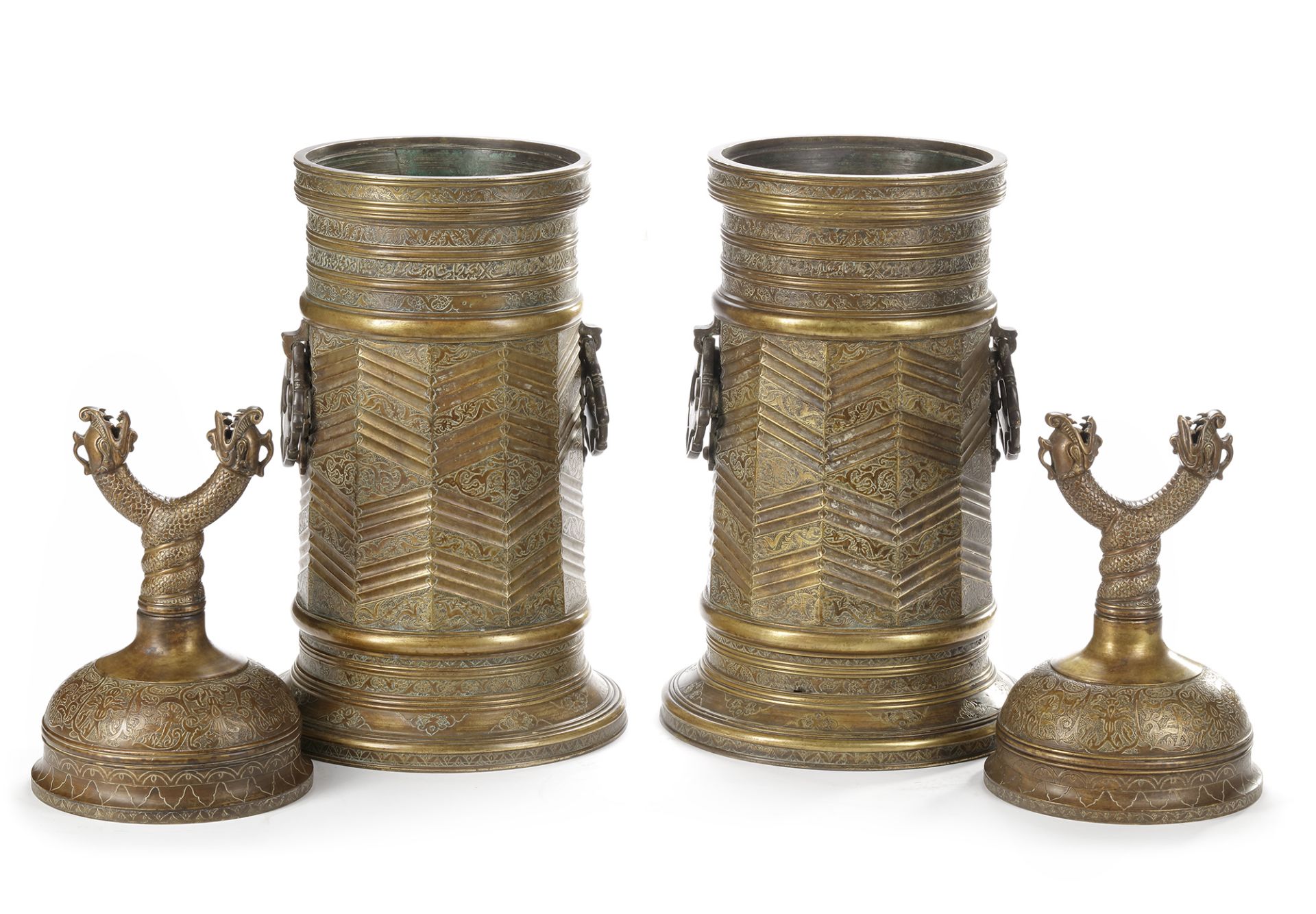 A PAIR OF LARGE SAFAVID STYLE ENGRAVED BRASS TORCH STANDS, PERSIA, 18TH-19TH CENTURY - Image 2 of 5