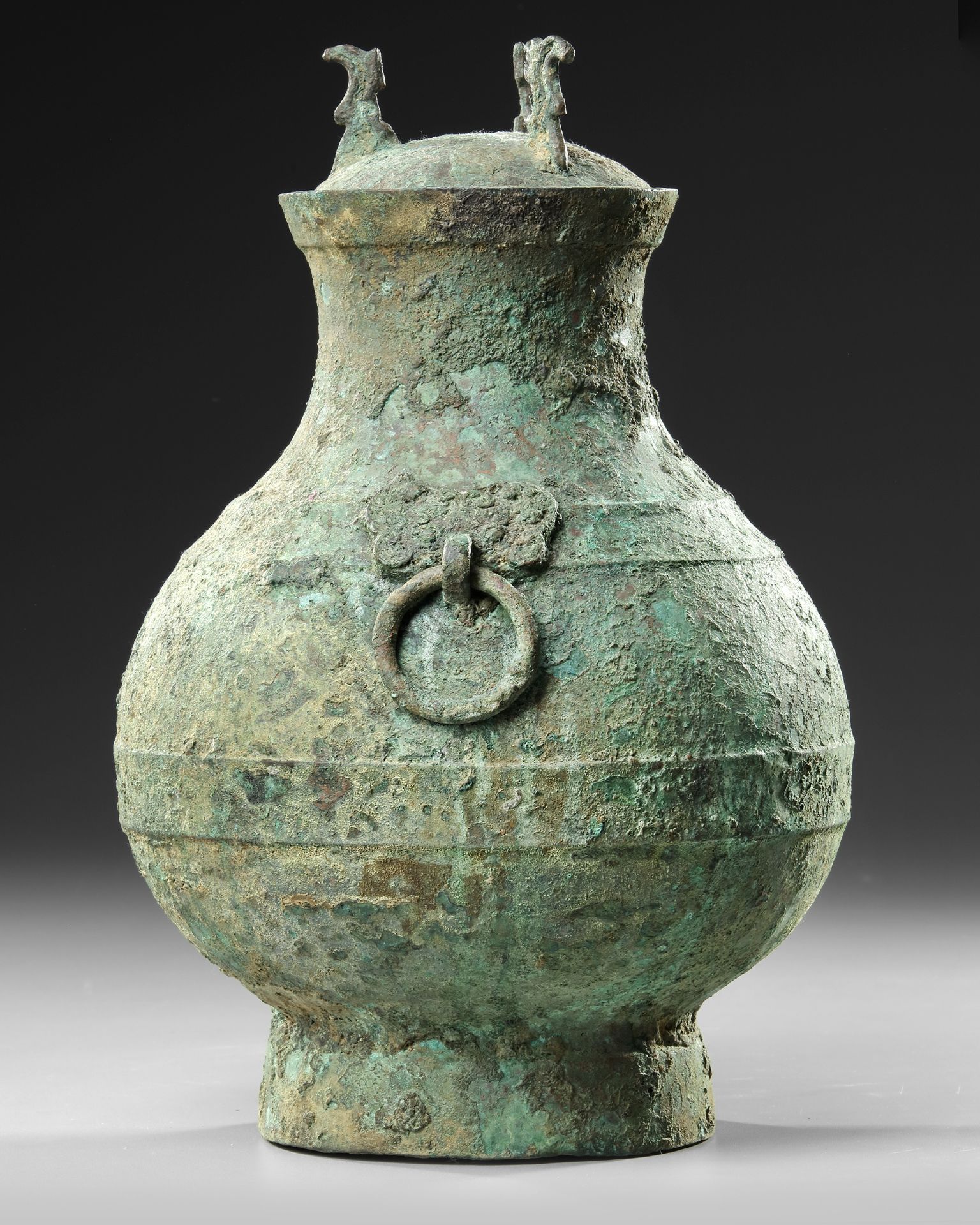 A CHINESE BRONZE RITUAL HU VASE, HAN DYNASTY (206 BC-220 AD) OR LATER - Image 2 of 5