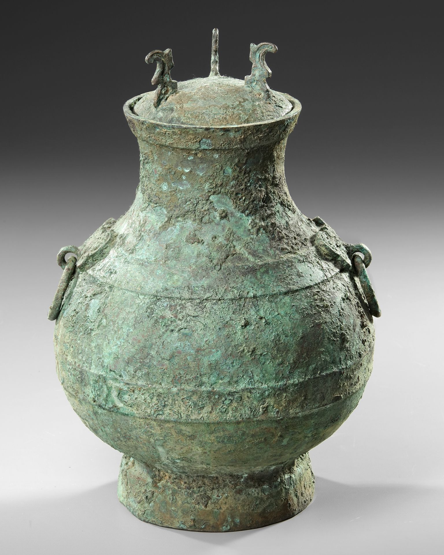 A CHINESE BRONZE RITUAL HU VASE, HAN DYNASTY (206 BC-220 AD) OR LATER - Image 3 of 5