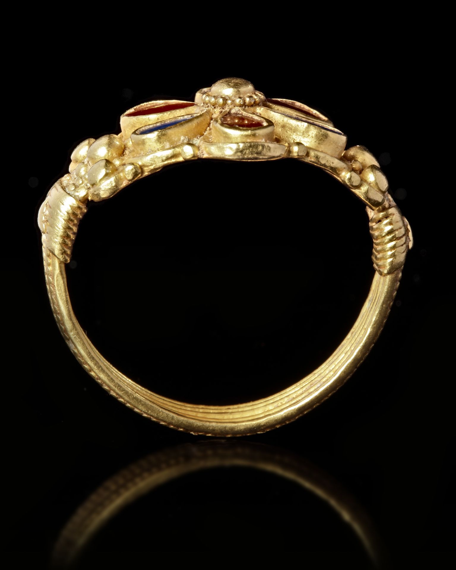 A PHOENICIAN GOLD RING, 5TH TO 4TH CENTURY BC - Image 3 of 3