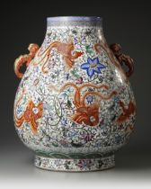 A LARGE CHINESE FAMILLE ROSE HU VASE, 19TH-20TH CENTURY