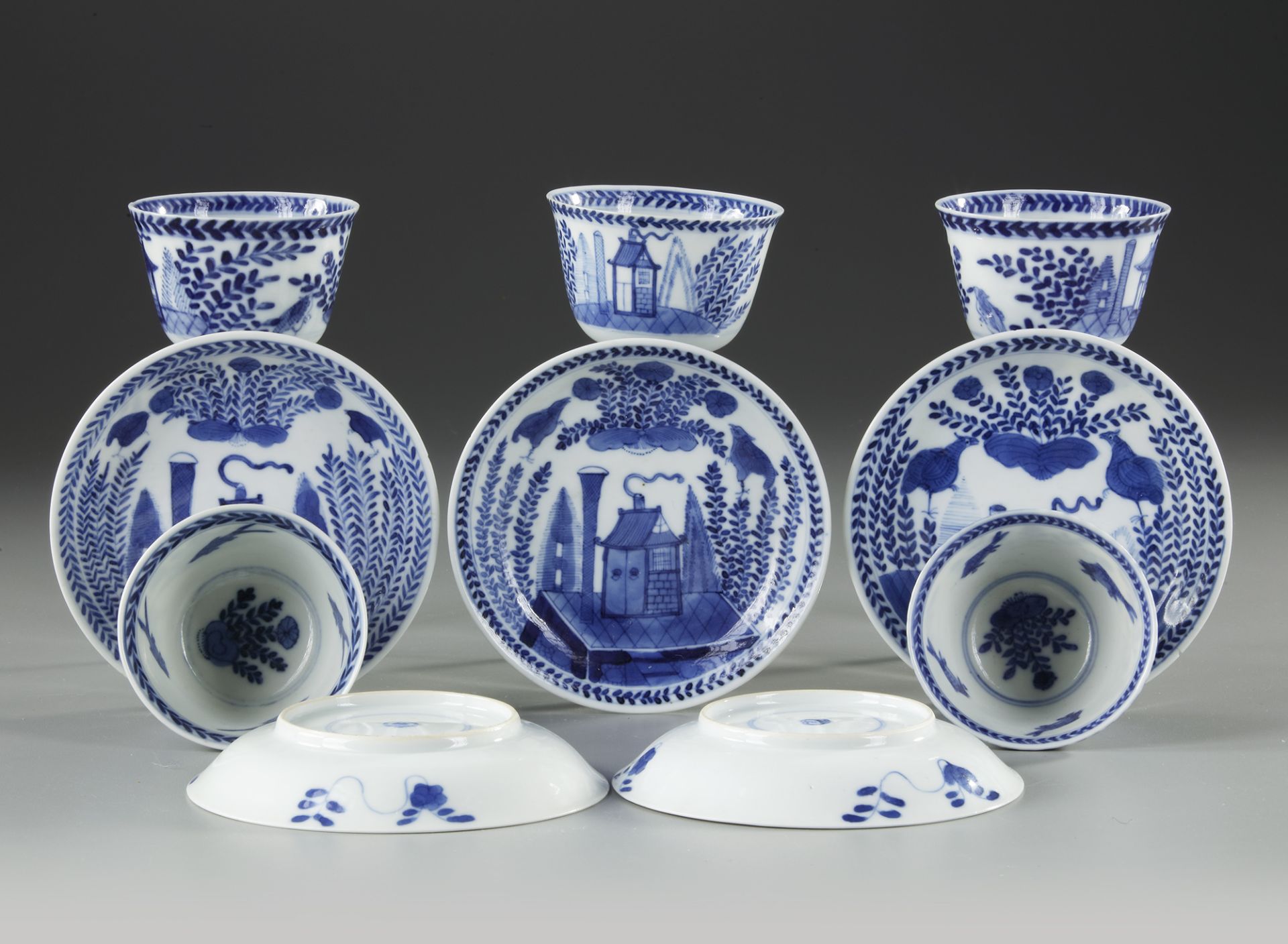 FIVE CHINESE BLUE AND WHITE 'CUCKOO IN THE HOUSE' CUPS AND SAUCERS, 18TH CENTURY - Bild 2 aus 2
