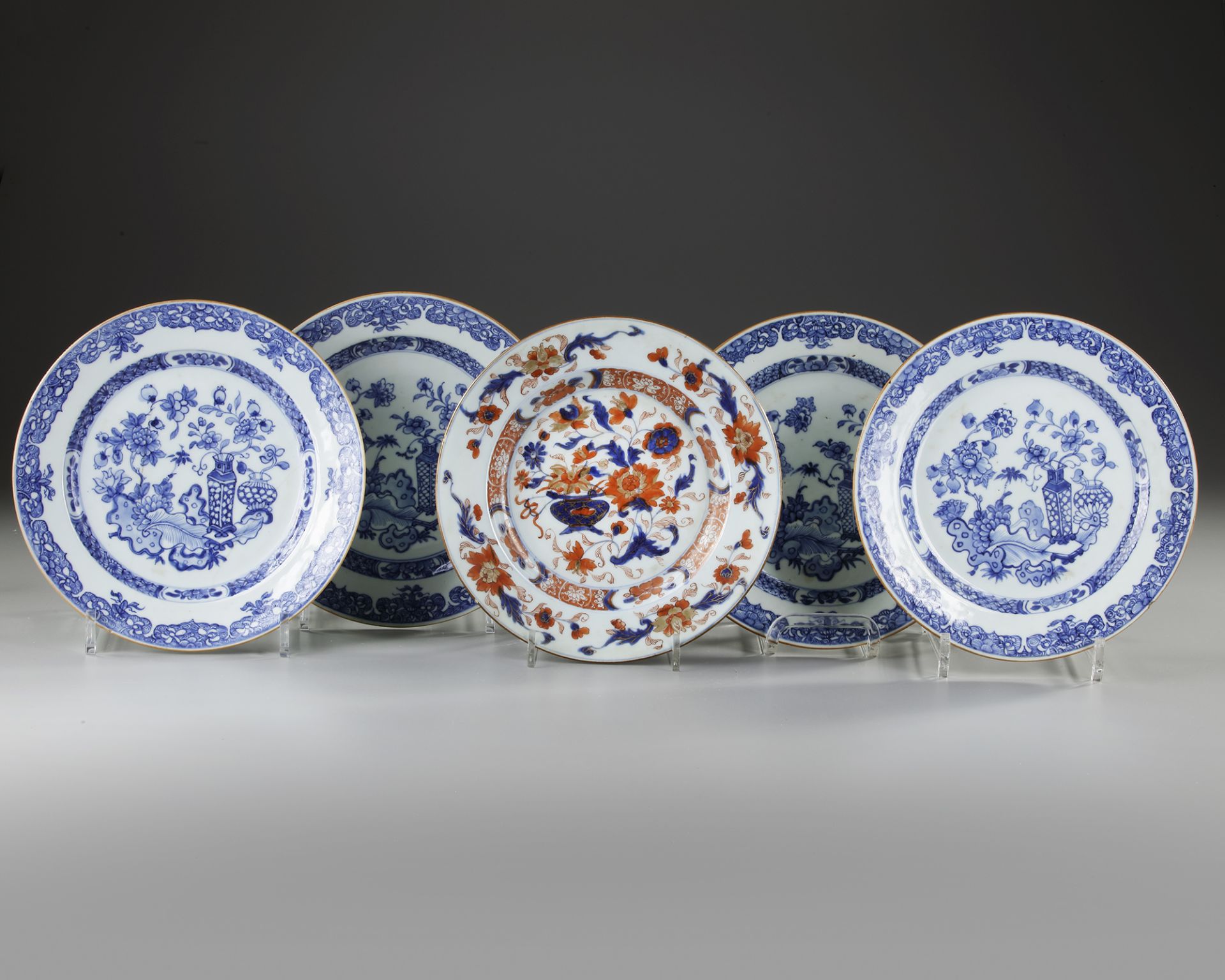 FIVE CHINESE PORCELAIN DISHES, 18TH CENTURY