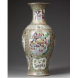 A CHINESE CANTON FAMILLE ROSE VASE, 19TH CENTURY