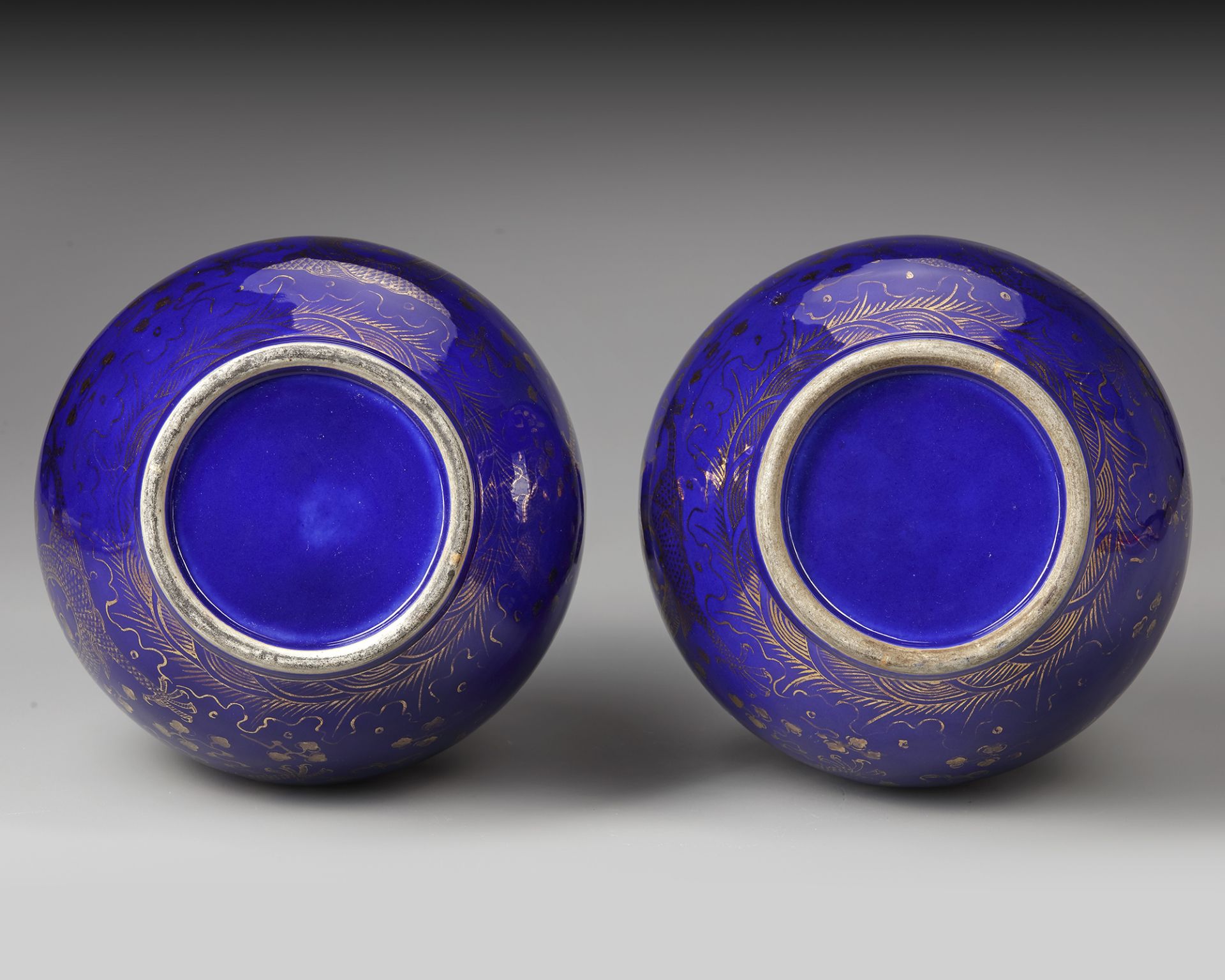 A PAIR OF CHINESE GILT POWDER-BLUE BOTTLE VASES, LATE 19TH-EARLY 20TH CENTURY - Image 4 of 4