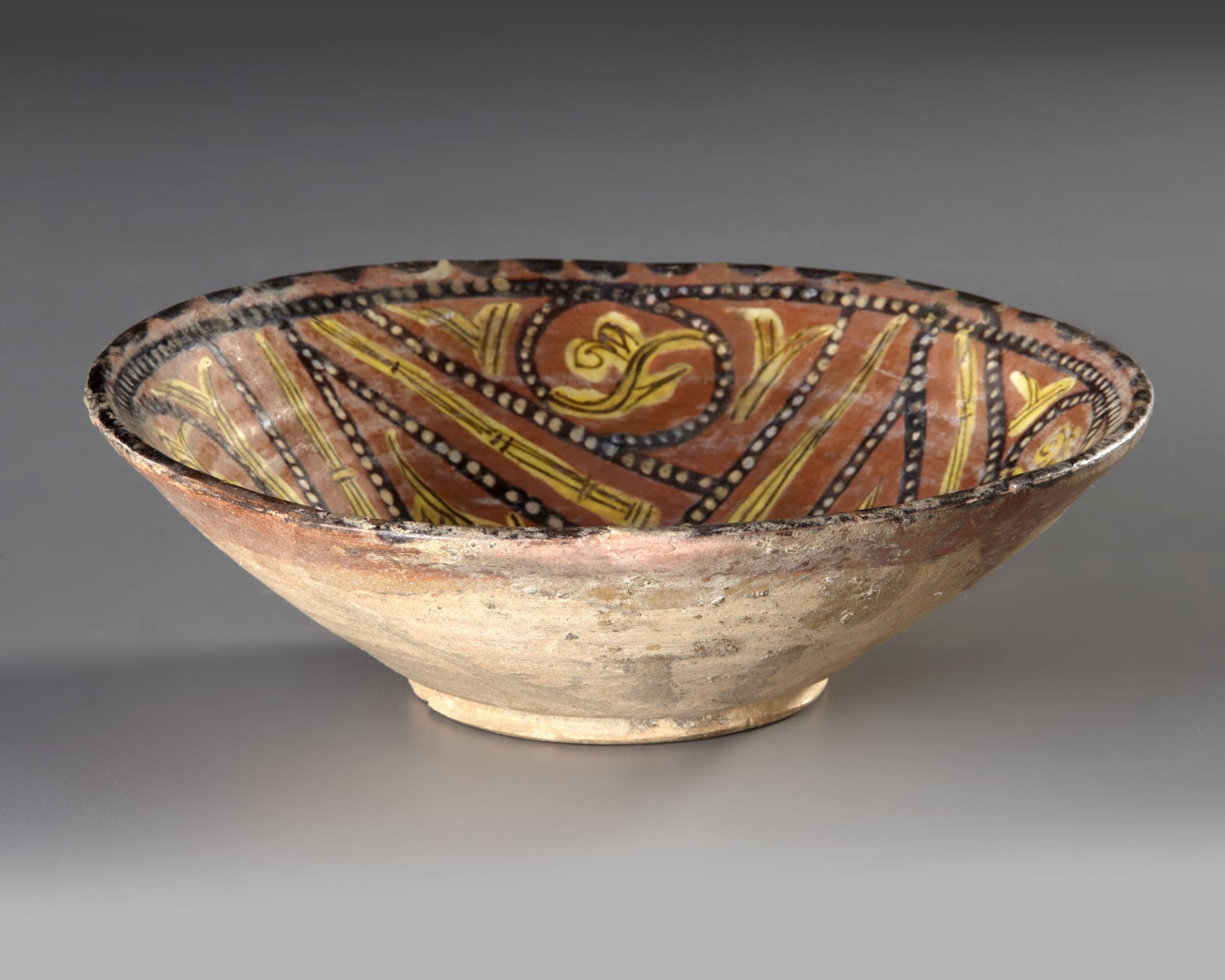 A NISHAPUR CONICAL POTTERY BOWL, PERSIA, 10TH CENTURY - Image 2 of 5