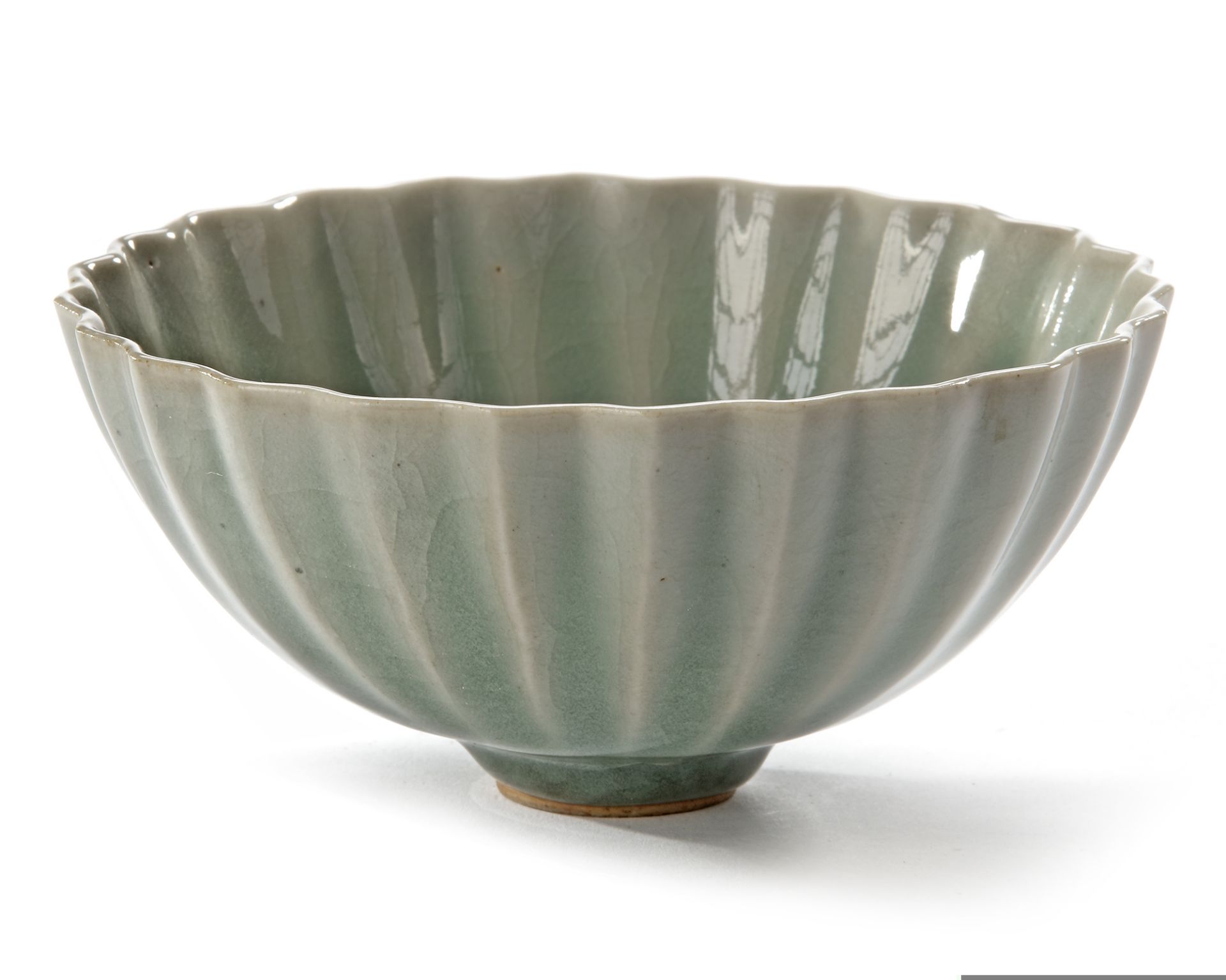 TWO CHINESE LONGQUAN PETAL-LOBED BOWLS, SONG DYNASTY (960-1279) - Image 2 of 6