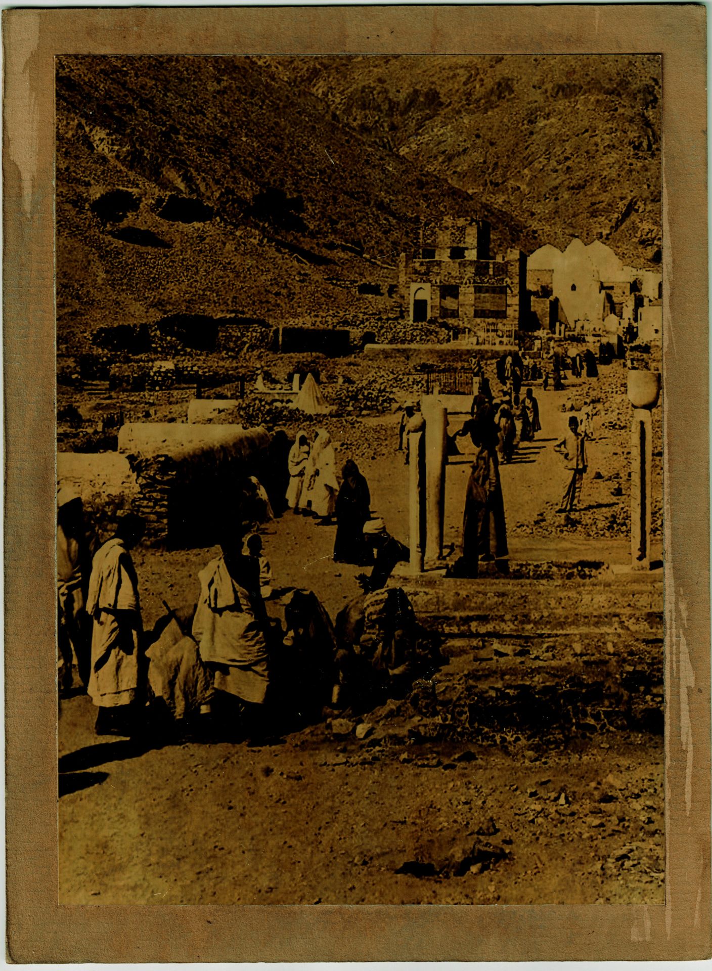 A COLLECTION OF SEVEN OLD PHOTOGRAPHS OF MECCA, MUNA AND THE HAJJ, EARLY 20TH CENTURY - Image 6 of 8