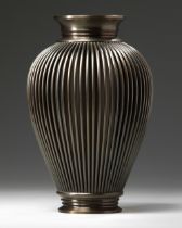 A JAPANESE BRONZE IKEBANA VASE WITH OPEN WORK WALL (SASASUKASHI), SHOWA-HEISEI PERIOD