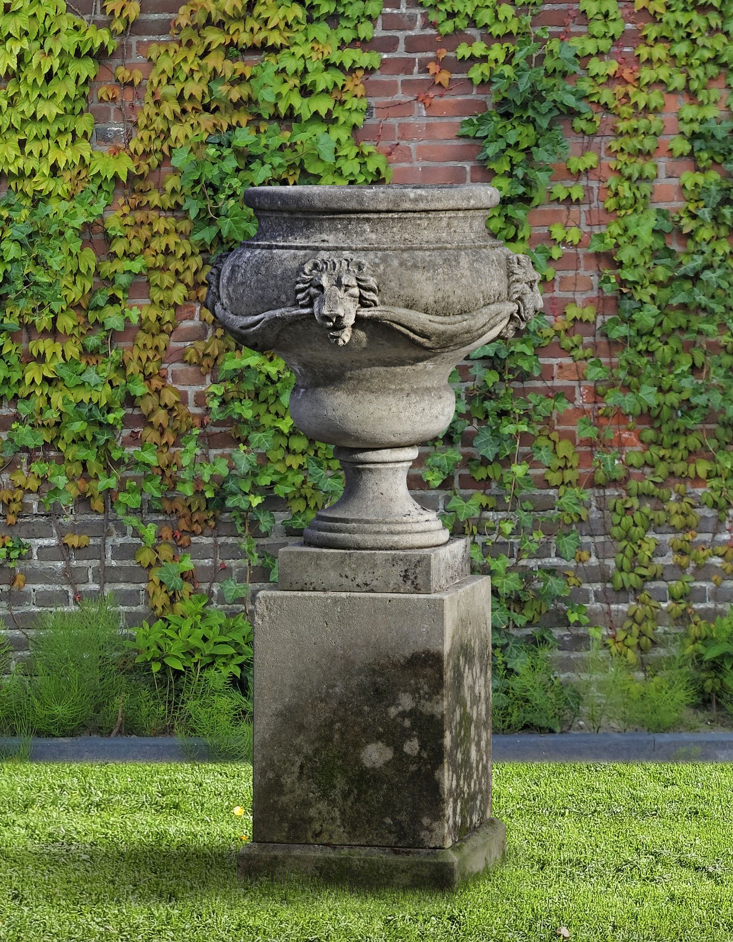 A CARVED LIMESTONE PLANTER, SECOND HALF 20TH CENTURY