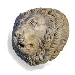 A SCULPTED MARBLE WALL FOUNTAIN HEAD IN THE FORM OF A LION’S MASK, SECOND HALF 20TH CENTURY