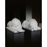 DANILO CERVIETTI (ITALIAN, 20TH CENTURY), A PAIR OF SCULPTED WHITE MARBLE CANOVA LIONS, SECOND HALF