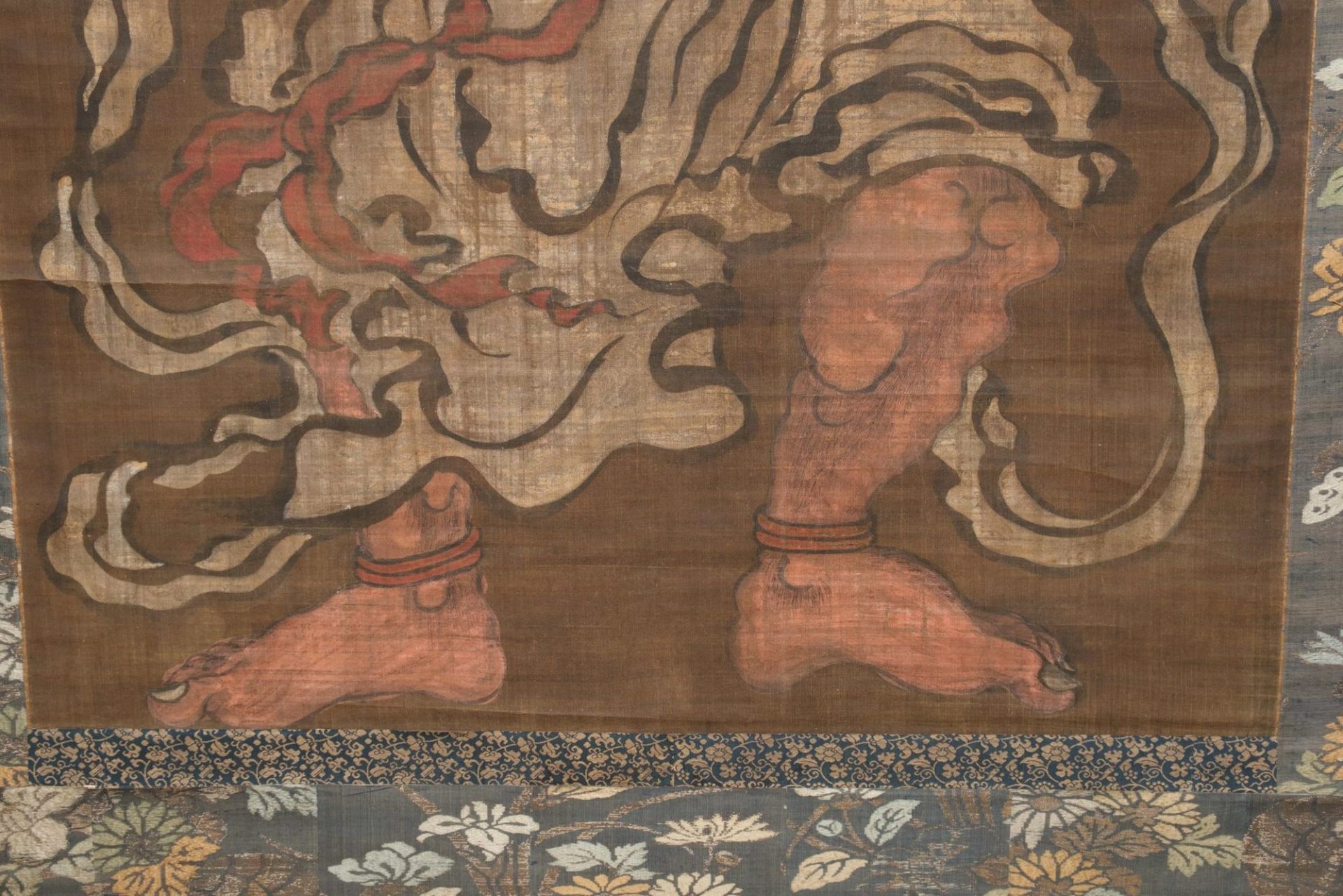 A PAIR OF JAPANESE EARLY EDO-PERIOD KAKEJIKU DEPICTING NIÔ GUARDIANS, CIRCA 1700 (EARLY EDO PERIOD) - Image 4 of 5