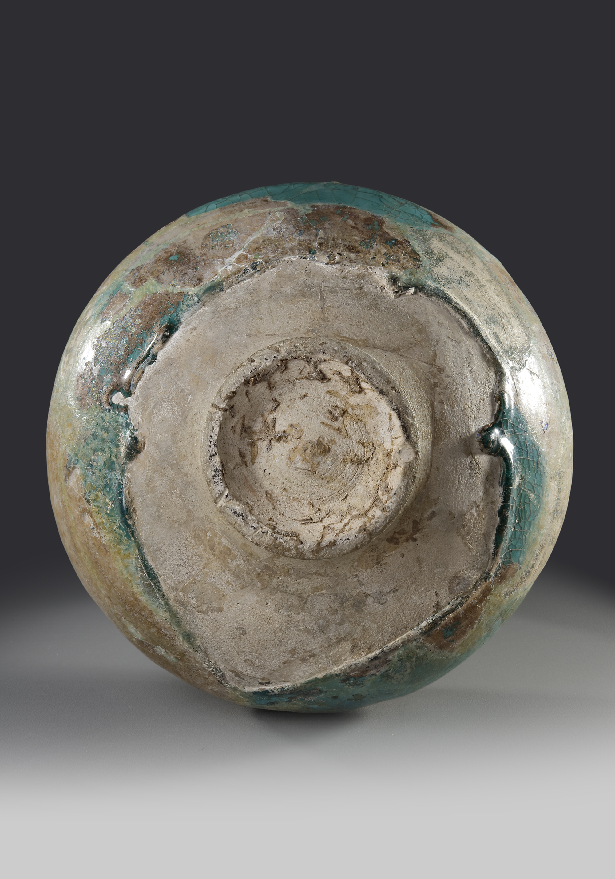 A KASHAN TURQUOISE GLAZED MOULDED BOTTLE VASE, PERSIA, 12TH CENTURY - Image 7 of 8