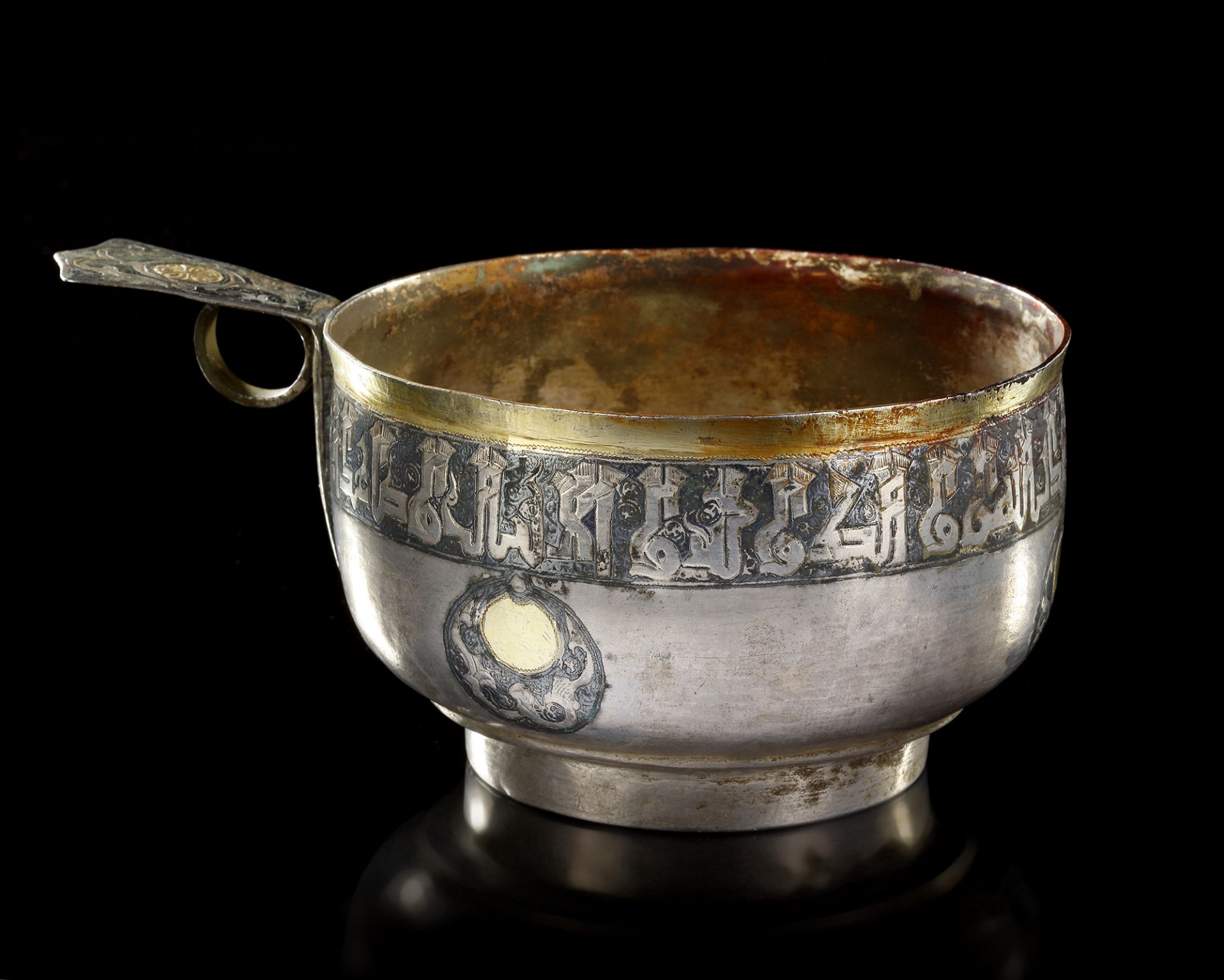 A RARE SILVER AND NIELLOED CUP WITH KUFIC INSCRIPTION, PERSIA OR CENTRAL ASIA, 11TH-12TH CENTURY - Image 13 of 34