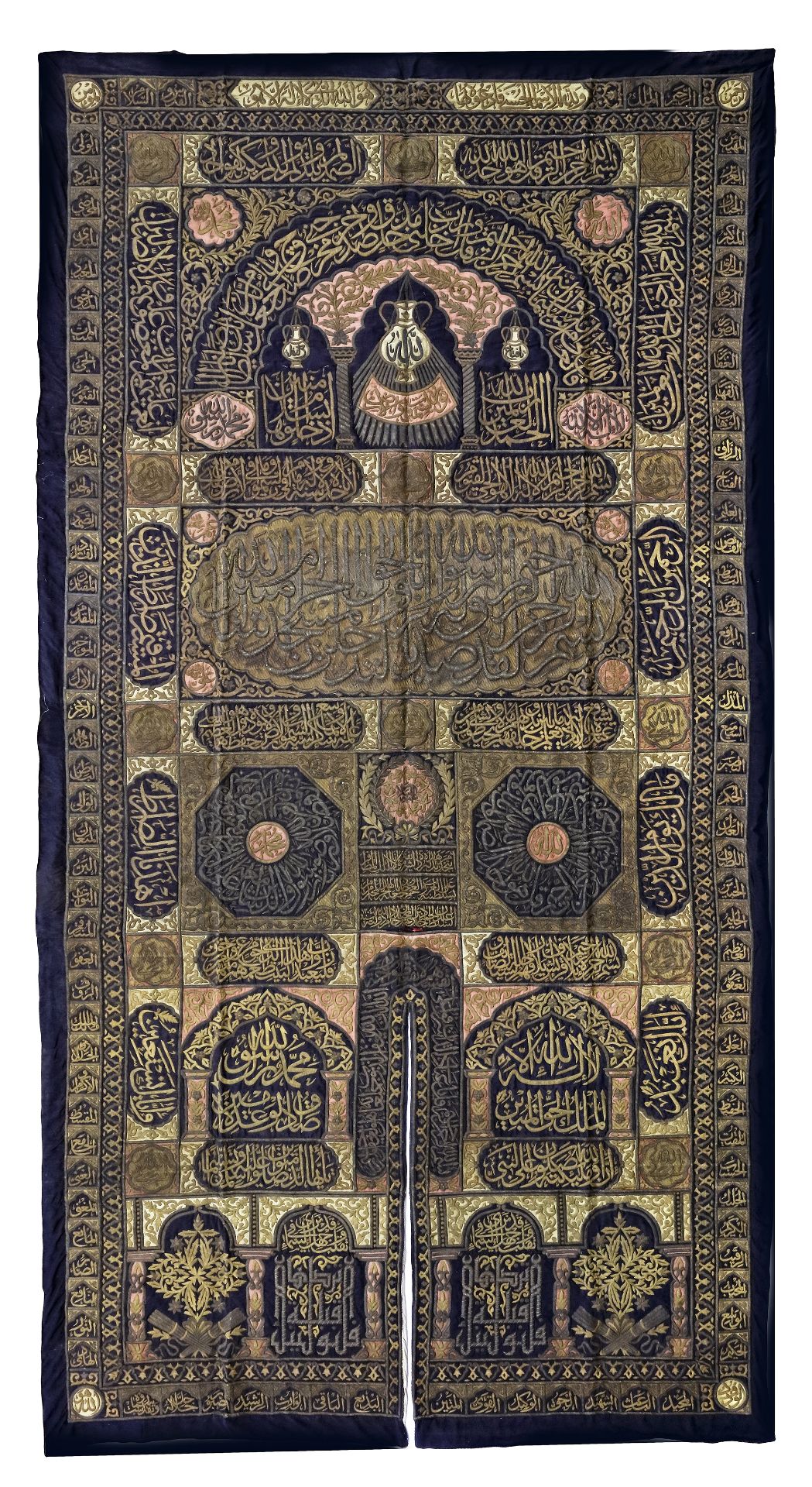 AN IMPORTANT OTTOMAN METAL-THREAD EMBROIDERED CURTAIN MADE FOR THE DOOR OF THE KABAA (BURQA'), PERIO - Bild 2 aus 10