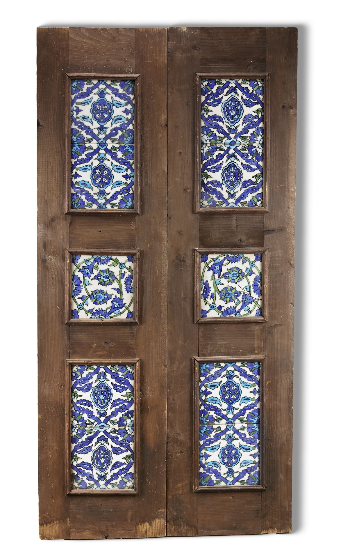 A WOODEN DOOR SET WITH 10 DAMASCUS STYLE POTTERY TILES, 20TH CENTURY