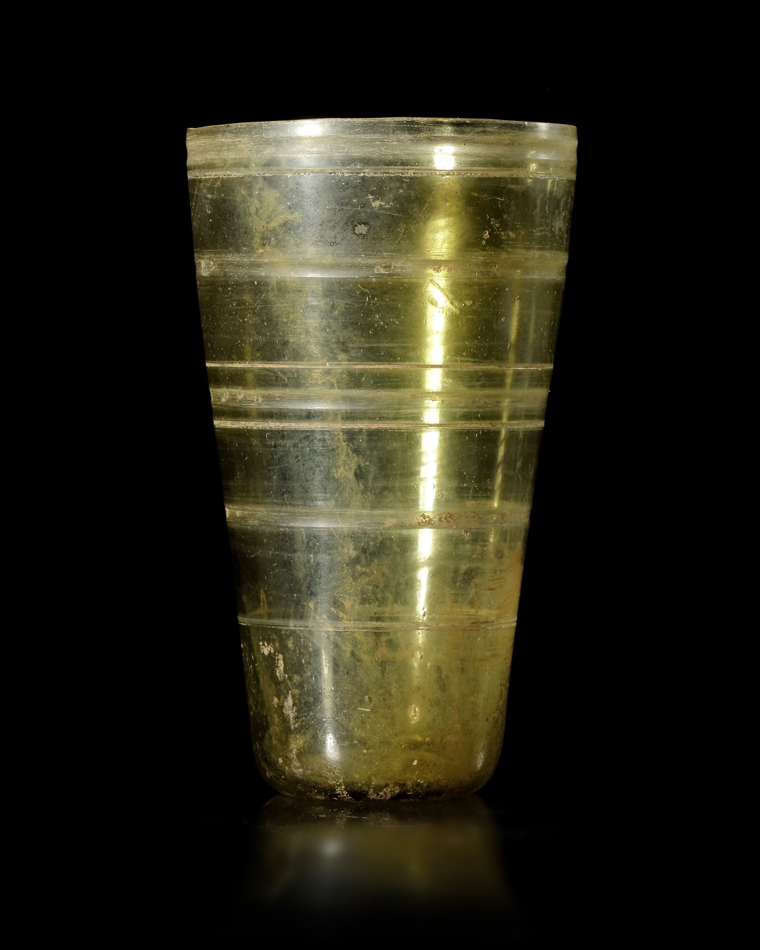 AN UMAYYAD GLASS BEAKER, NEAR EAST 7TH-8TH CENTURY - Bild 4 aus 8