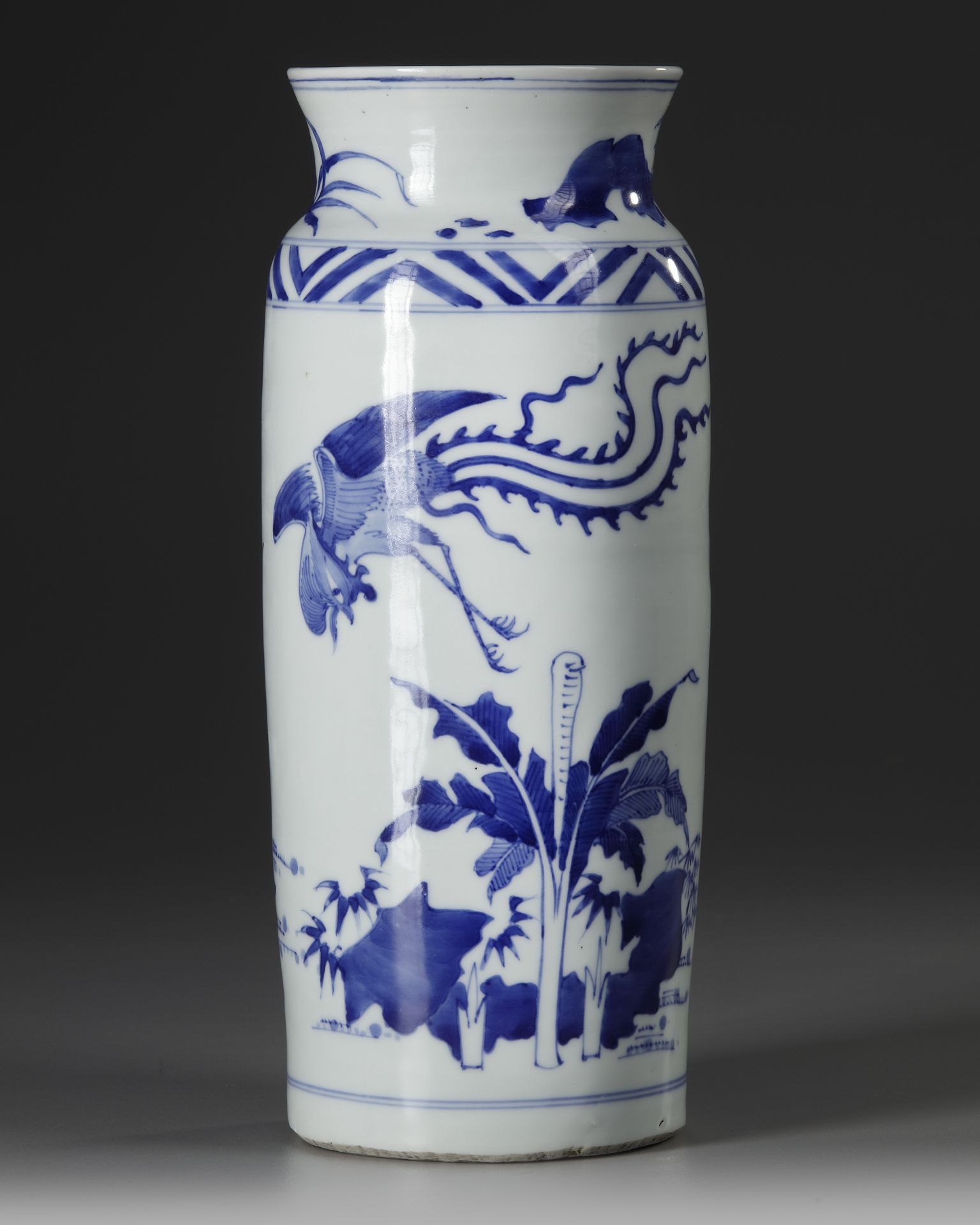 A CHINESE BLUE AND WHITE SLEEVE VASE, 19TH-20TH CENTURY - Image 2 of 4