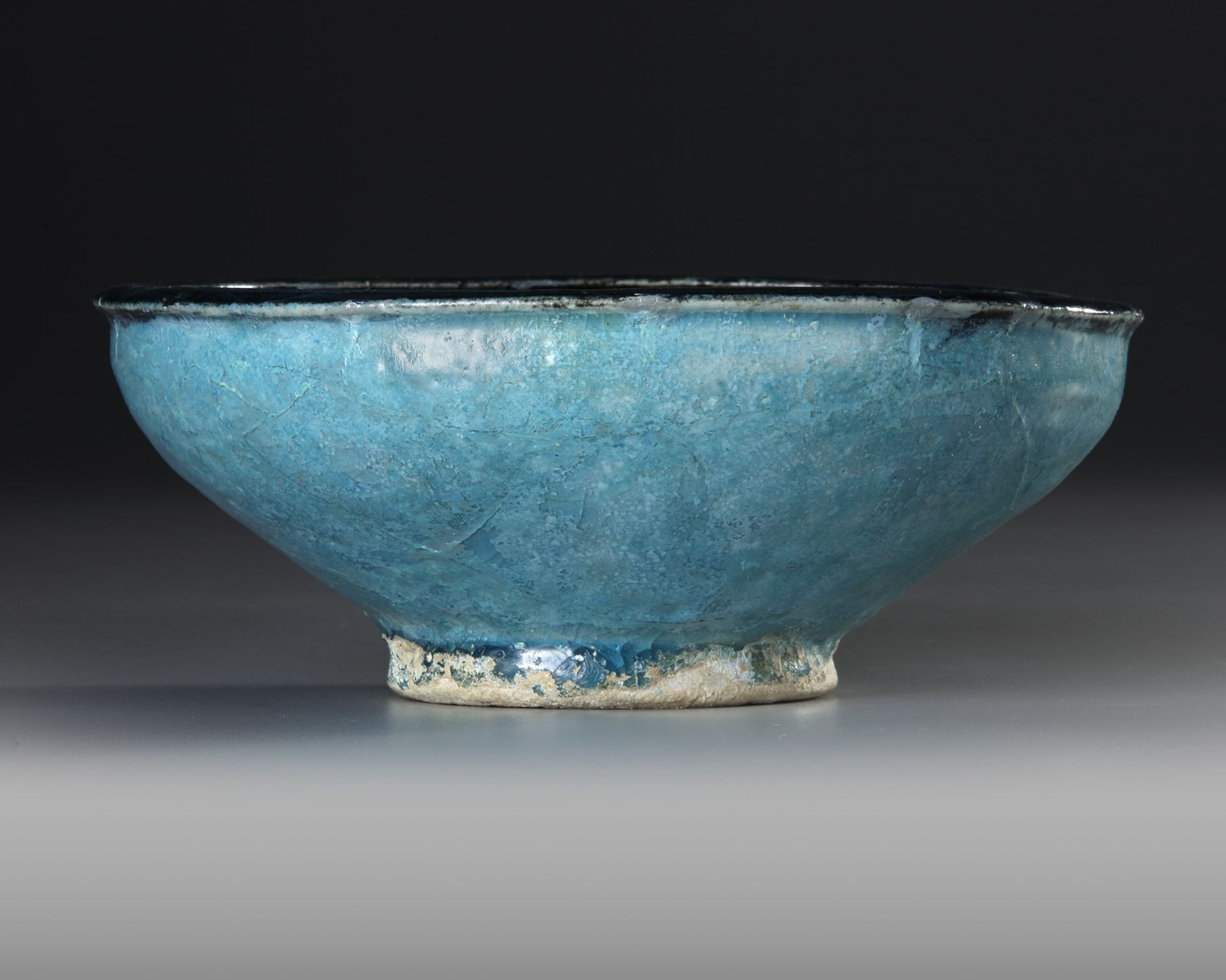 A BLACK AND TURQUOISE GLAZED KASHAN BOWL, PERSIA, 13TH CENTURY - Image 3 of 8