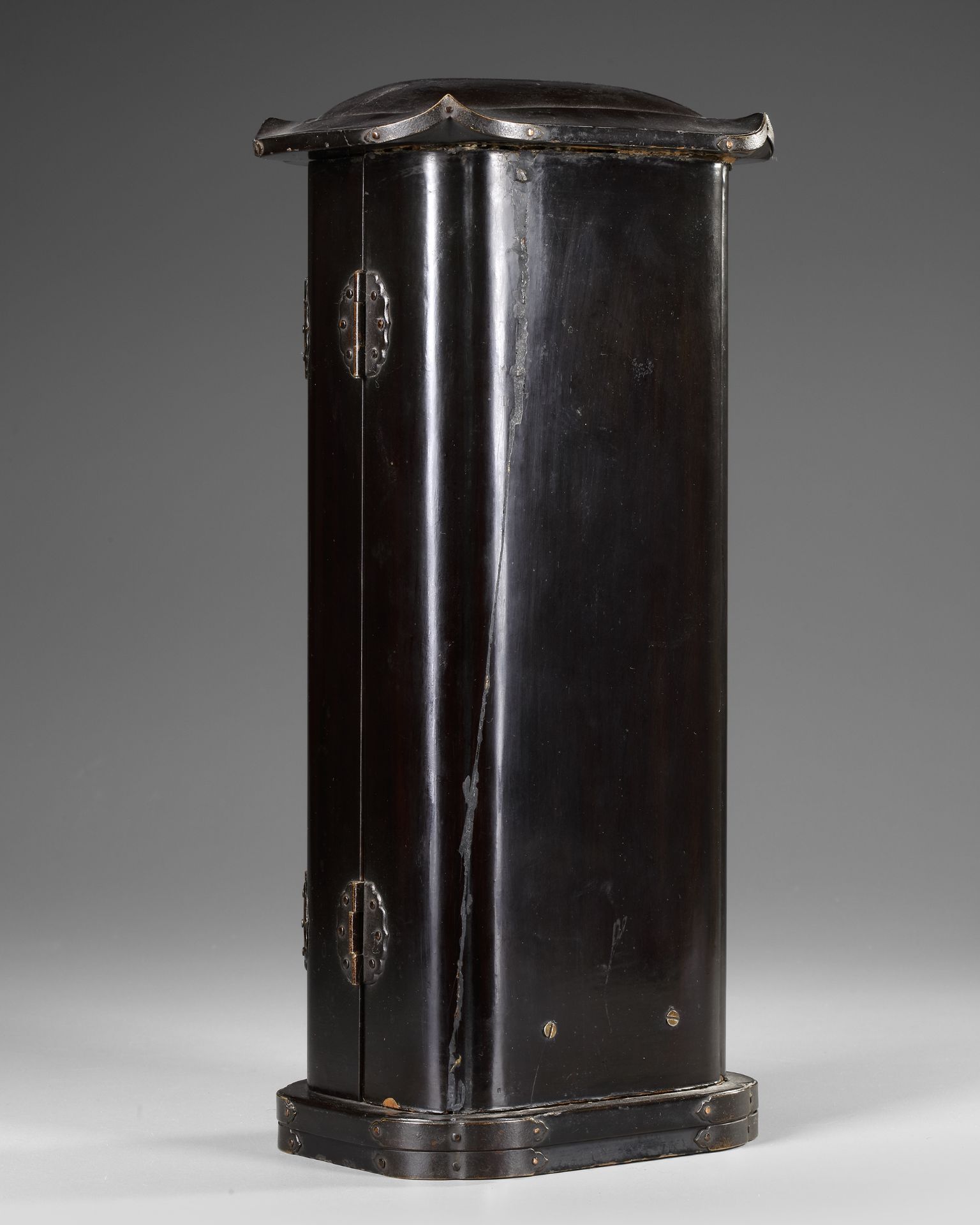 A JAPANESE WOOD LACQUER TRAVELLING SHRINE, ZUSHI, MEIJI PERIOD, 19TH CENTURY - Image 5 of 5