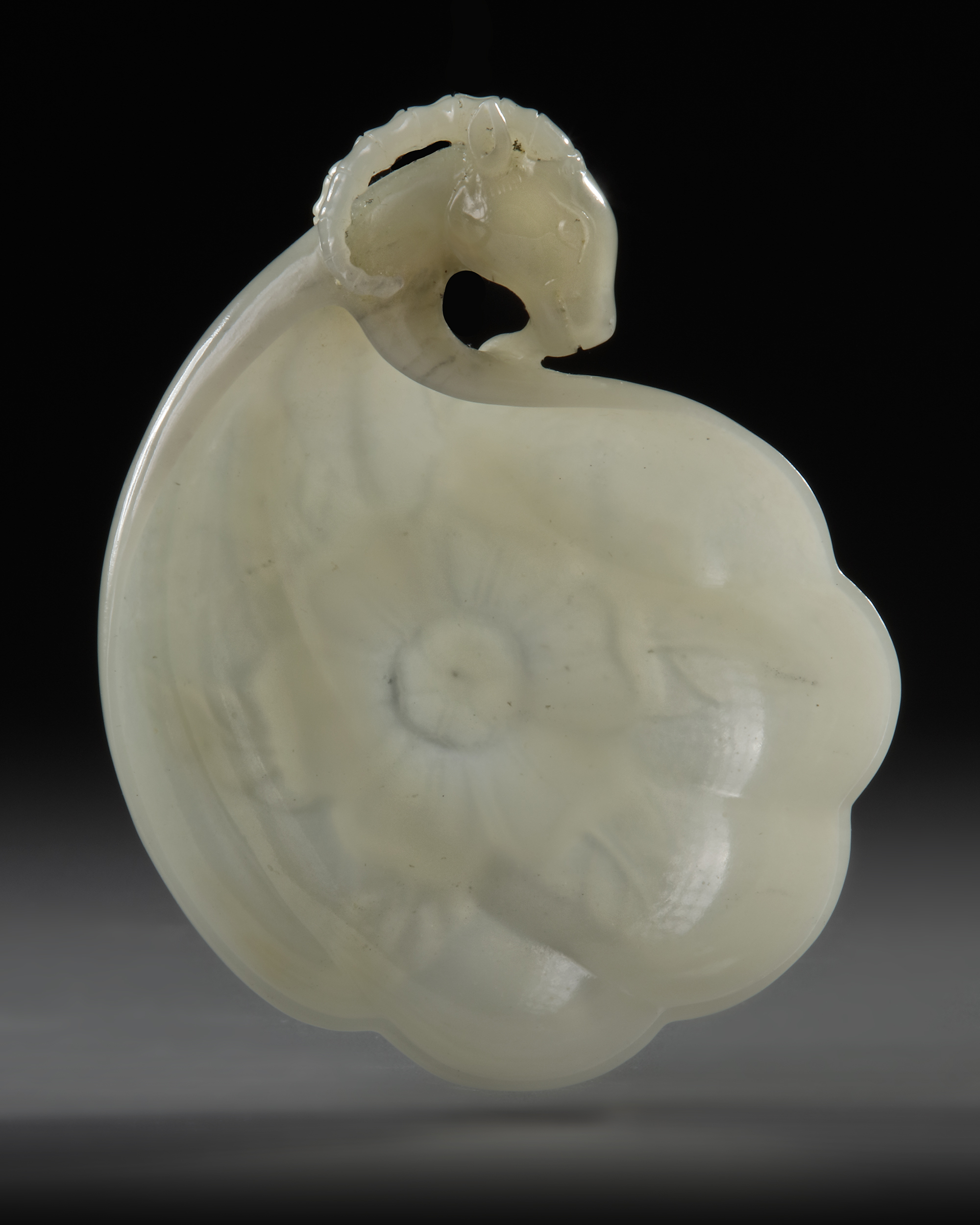 A MUGHAL-STYLE CARVED JADE RAMS CUP, 18TH CENTURY - Image 3 of 20