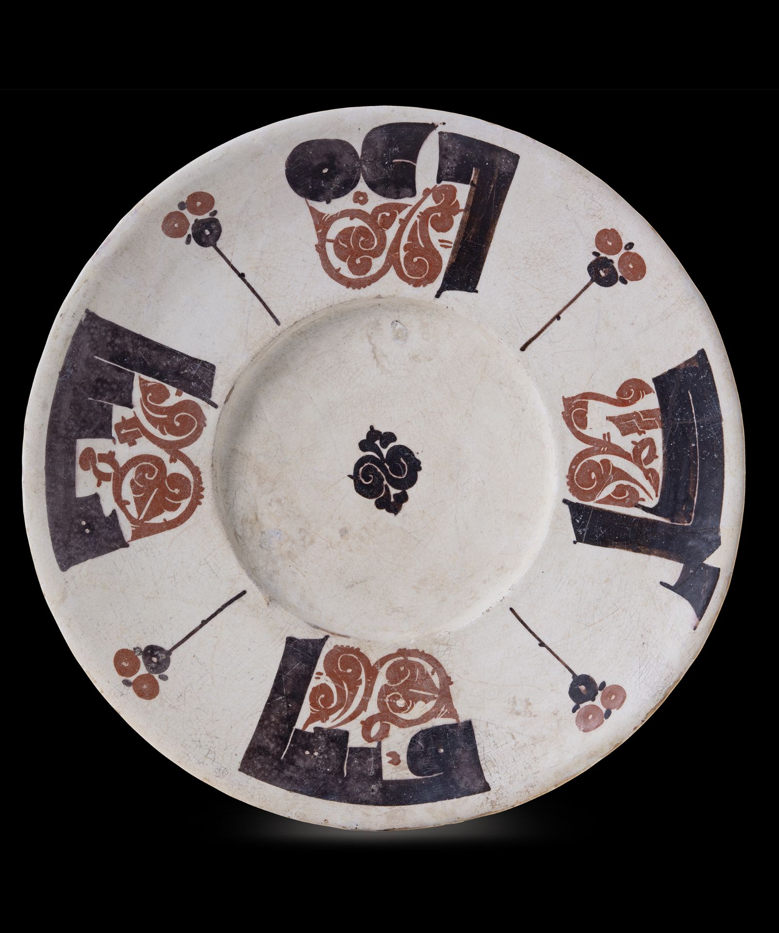 A RARE BICHROME CALLIGRAPHIC POTTERY DISH, NISHAPUR OR SAMARKAND, 10TH CENTURY - Bild 2 aus 8