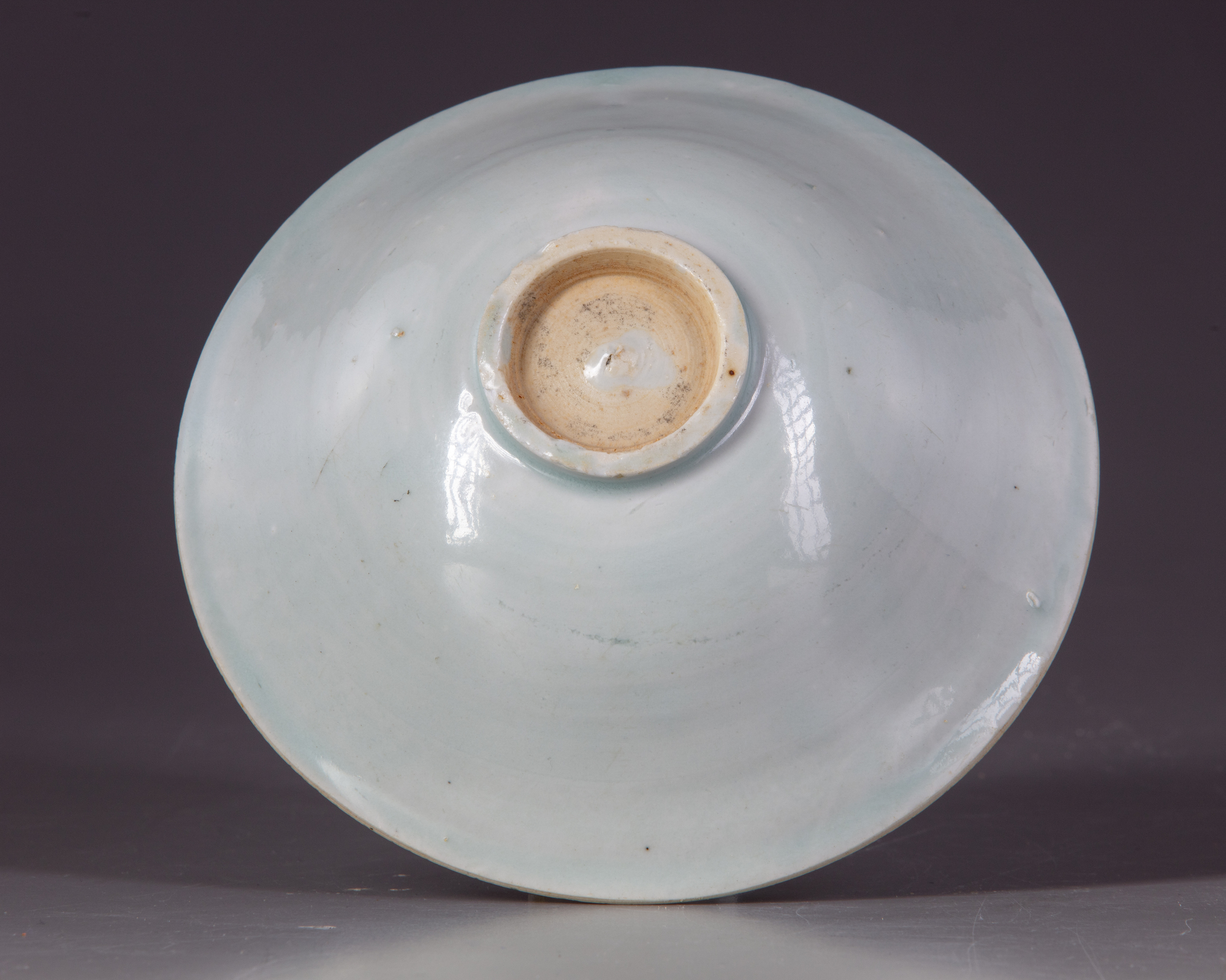 A CHINESE QINGBAI GLAZED 'FLORAL' BOWL, SONG DYNASTY (960-1279) - Image 2 of 2