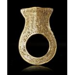 A MAGNIFICENT EARLY ISLAMIC GOLD RING, NEAR EAST 10TH-11TH CENTURY