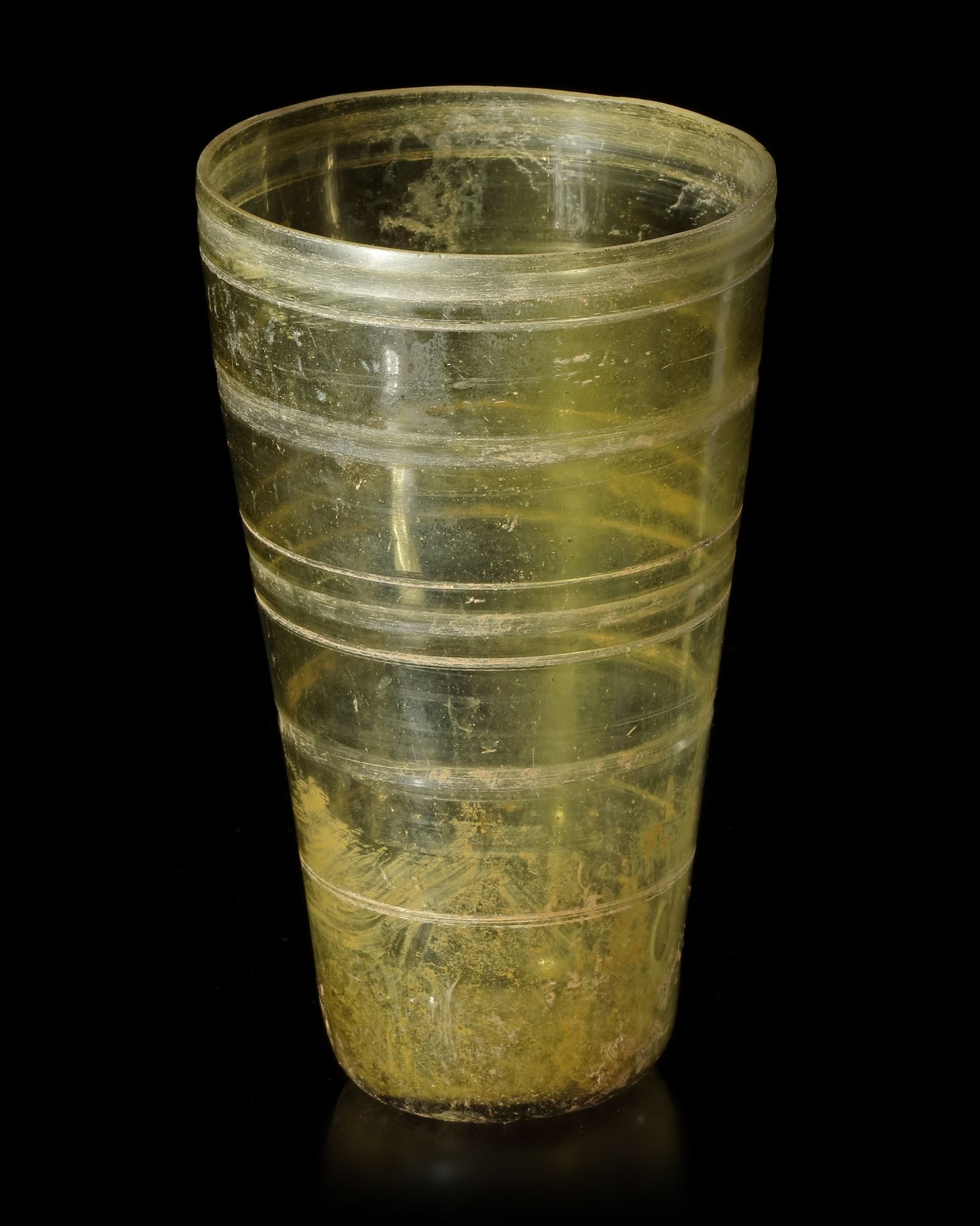 AN UMAYYAD GLASS BEAKER, NEAR EAST 7TH-8TH CENTURY - Bild 2 aus 8