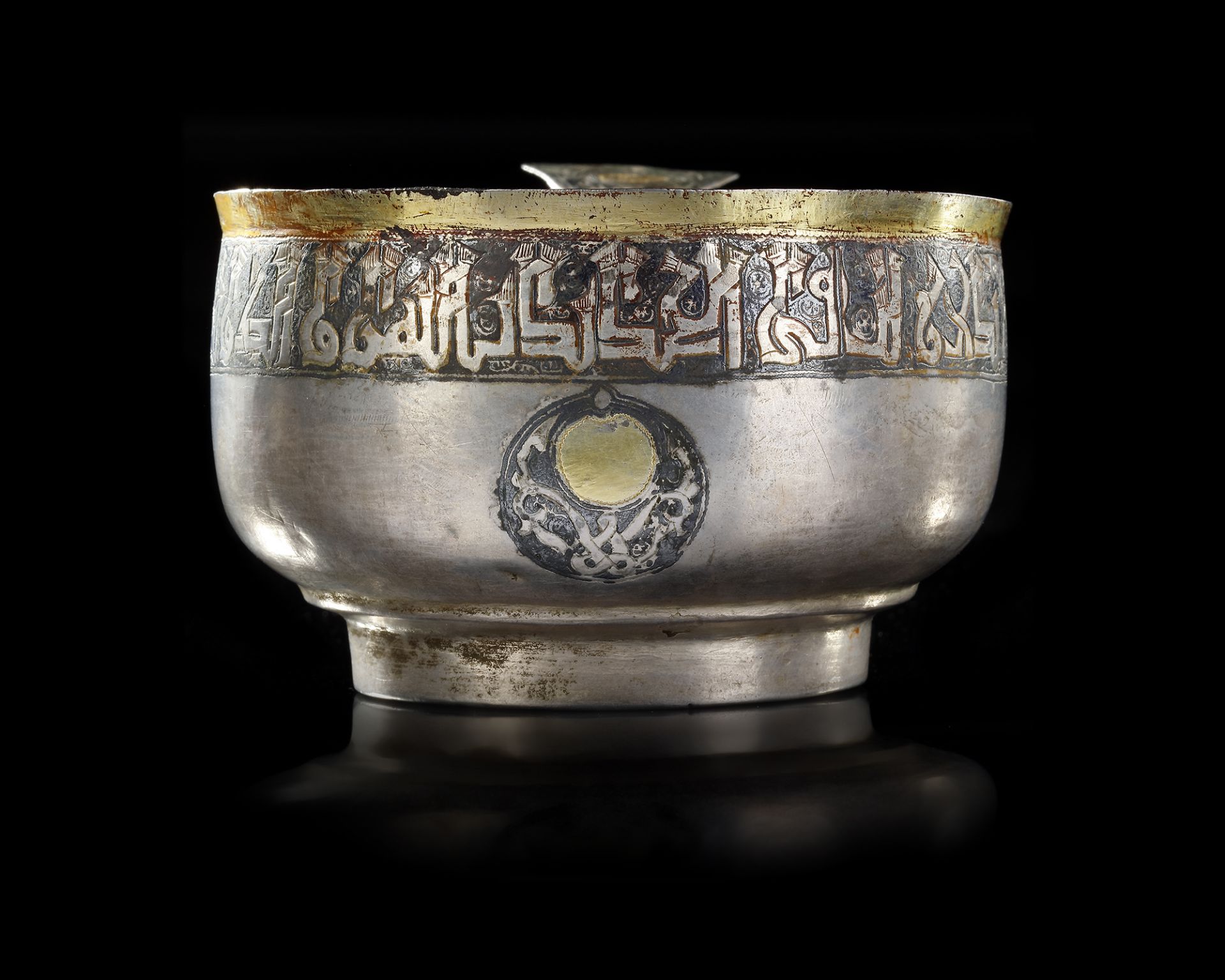 A RARE SILVER AND NIELLOED CUP WITH KUFIC INSCRIPTION, PERSIA OR CENTRAL ASIA, 11TH-12TH CENTURY - Bild 17 aus 34